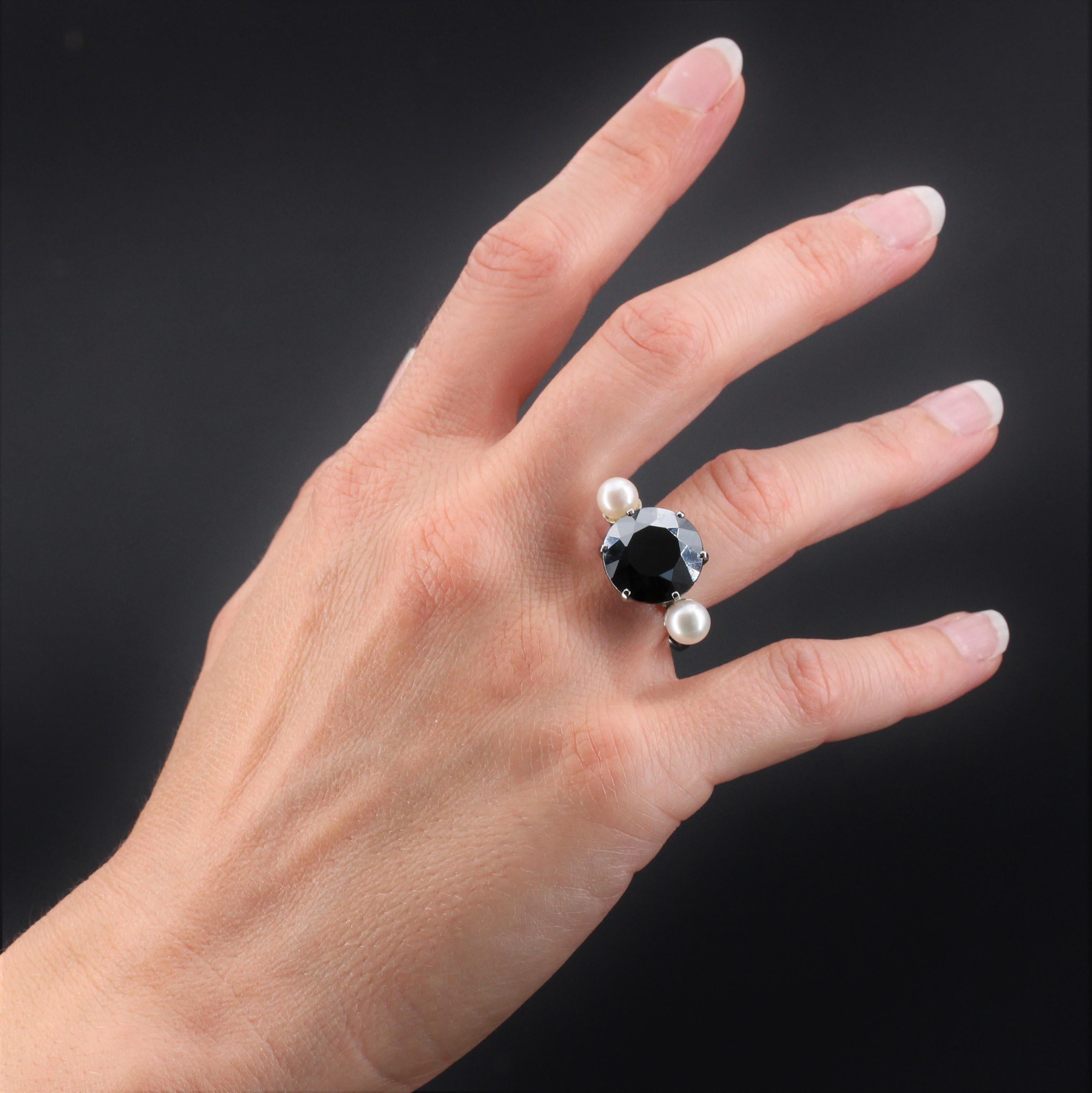 1970s Hematite Cultured Pearl 18 Karat White Gold Cocktail Ring In Good Condition For Sale In Poitiers, FR