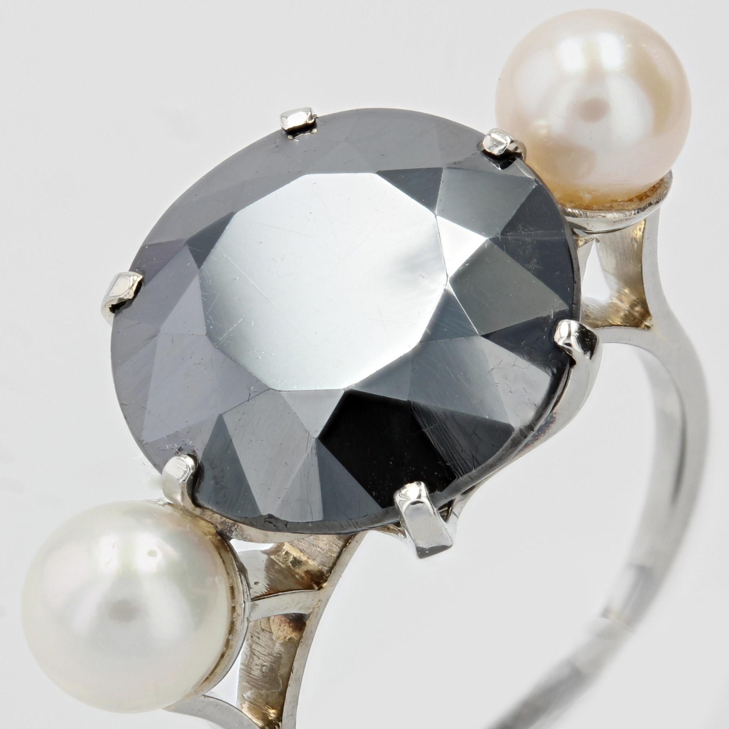 1970s Hematite Cultured Pearl 18 Karat White Gold Cocktail Ring For Sale 1