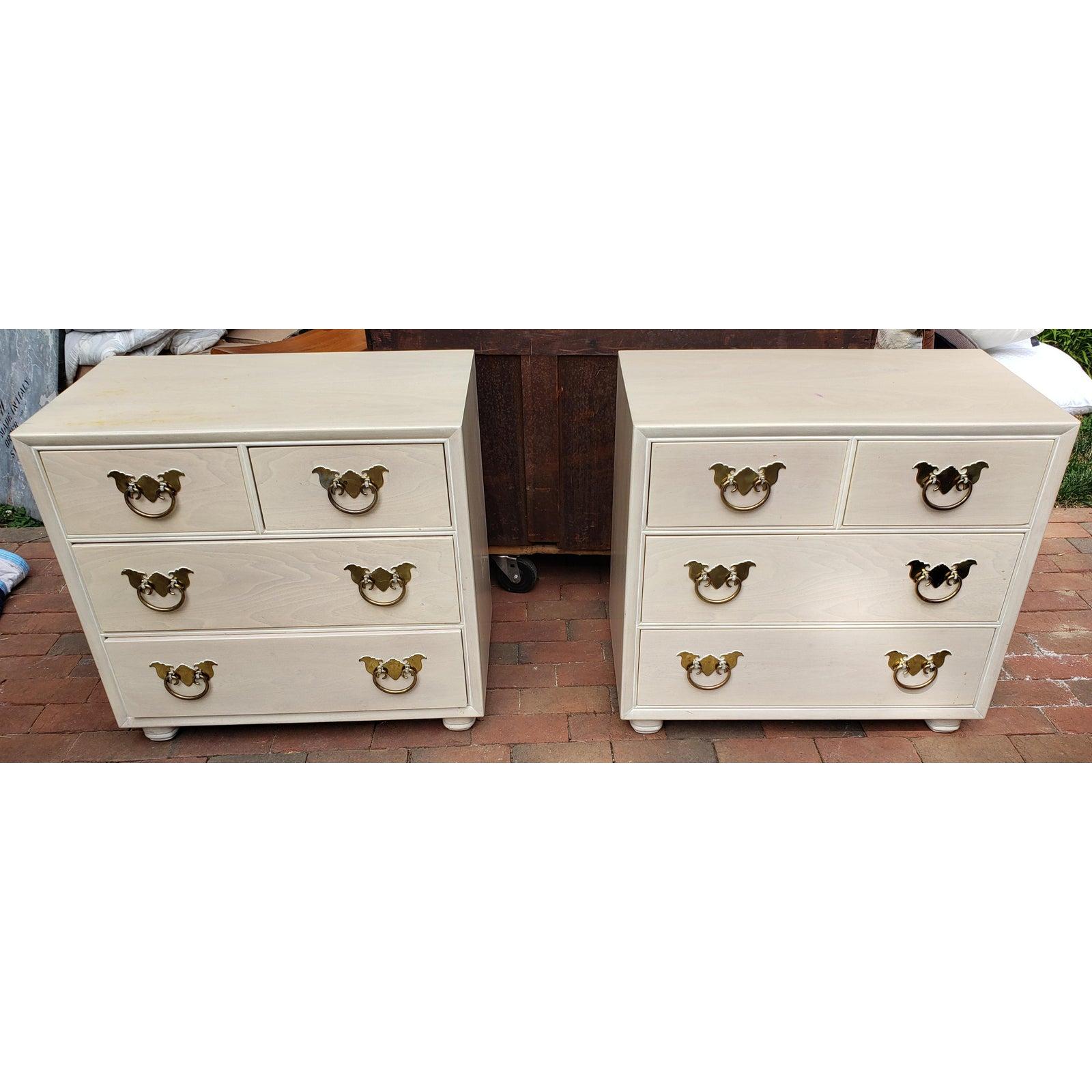 1970s Henredon American Asian Inspired Bachelor Chests / Nightstands, a Pair 2