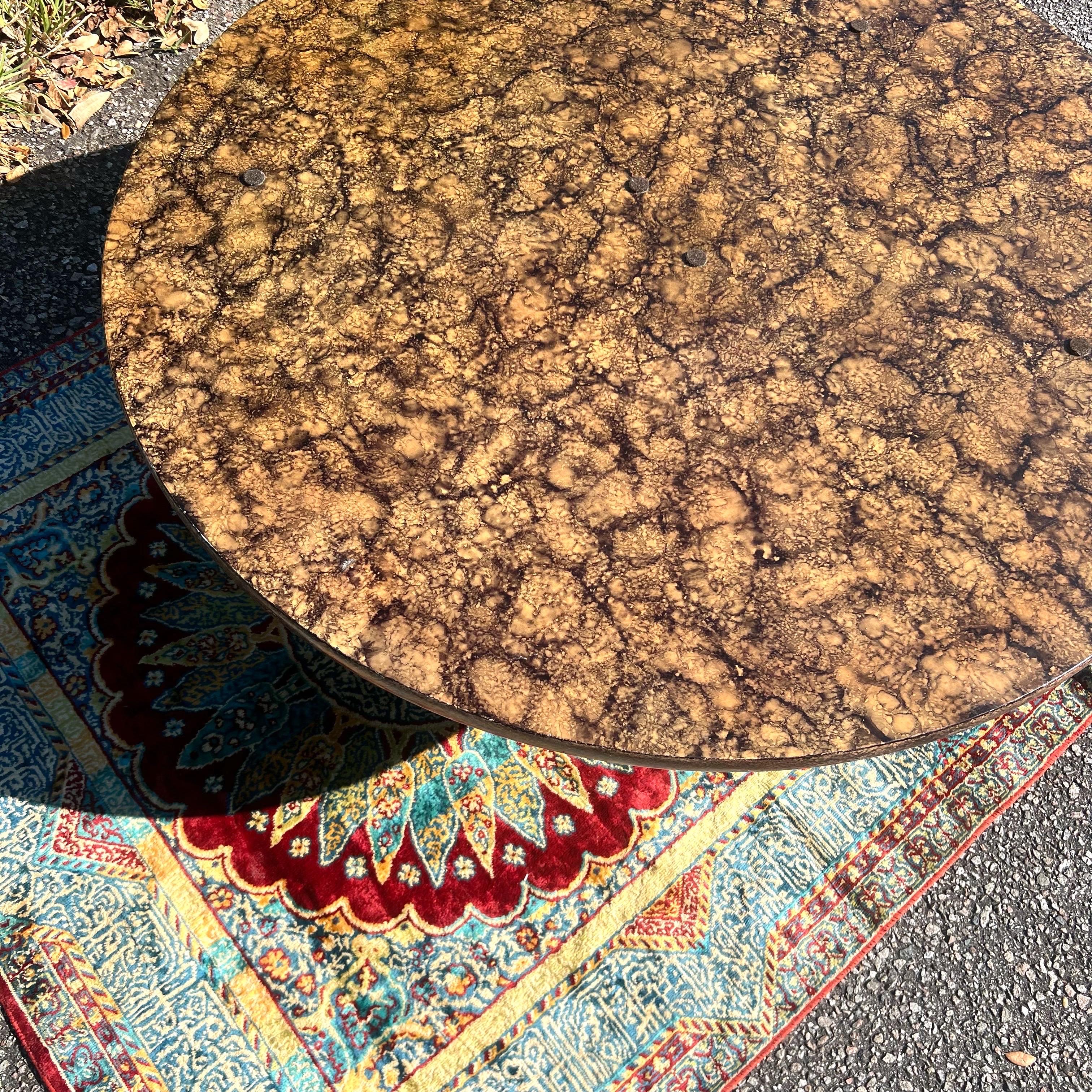 1970’s Henredon Faux Tortoise Shell Round Coffee Table In Good Condition For Sale In Charleston, SC