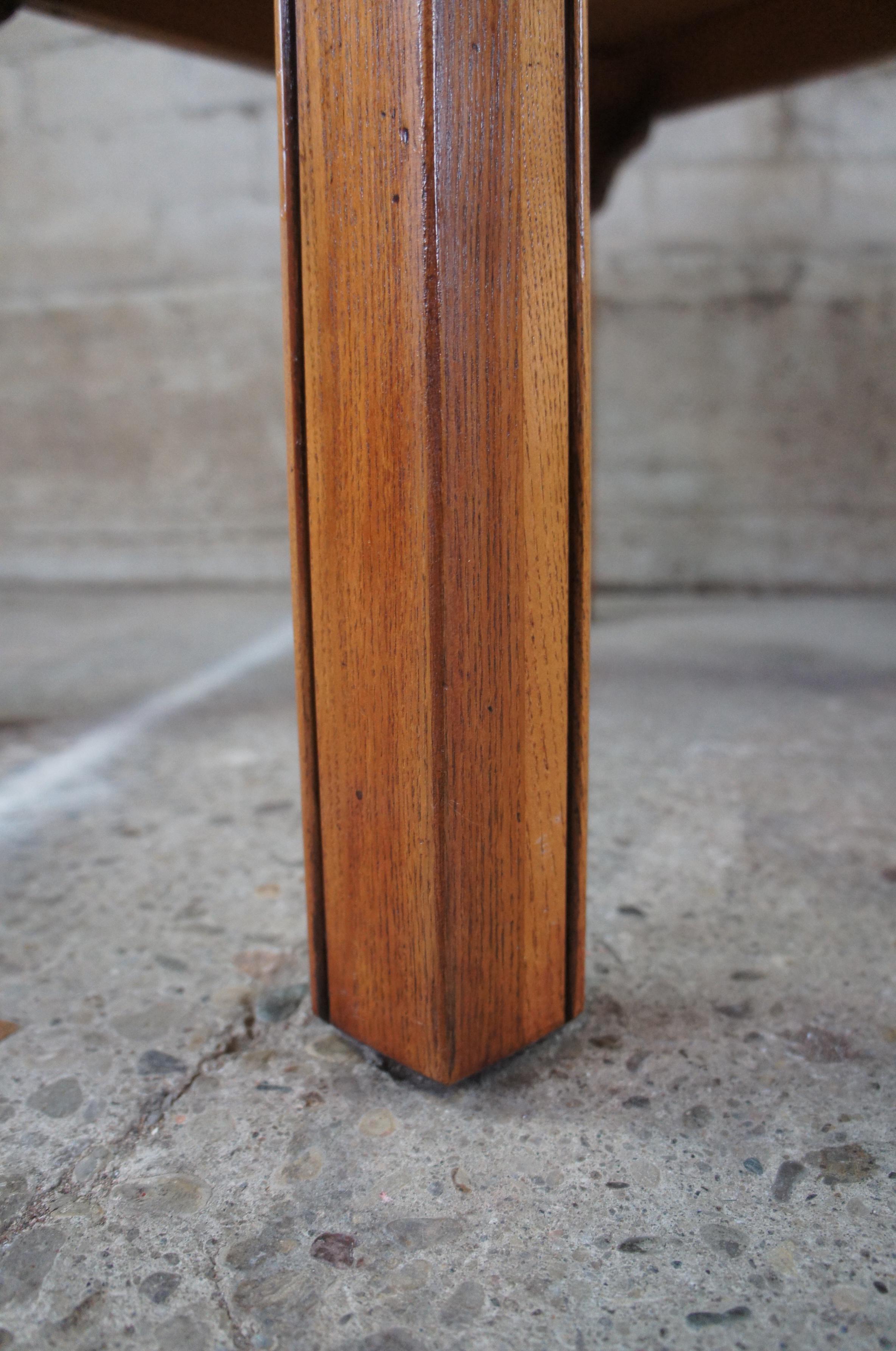 1970s Henredon Four Centuries French Country Rectangular Oak Side End Table Vtg In Good Condition For Sale In Dayton, OH