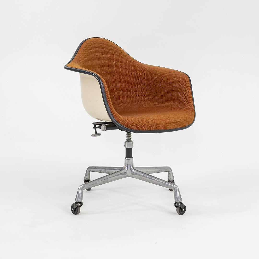 1970s Herman Miller Eames EC434 Upholstered Arm Shell Chair w/ Fiberglass Shell For Sale 3
