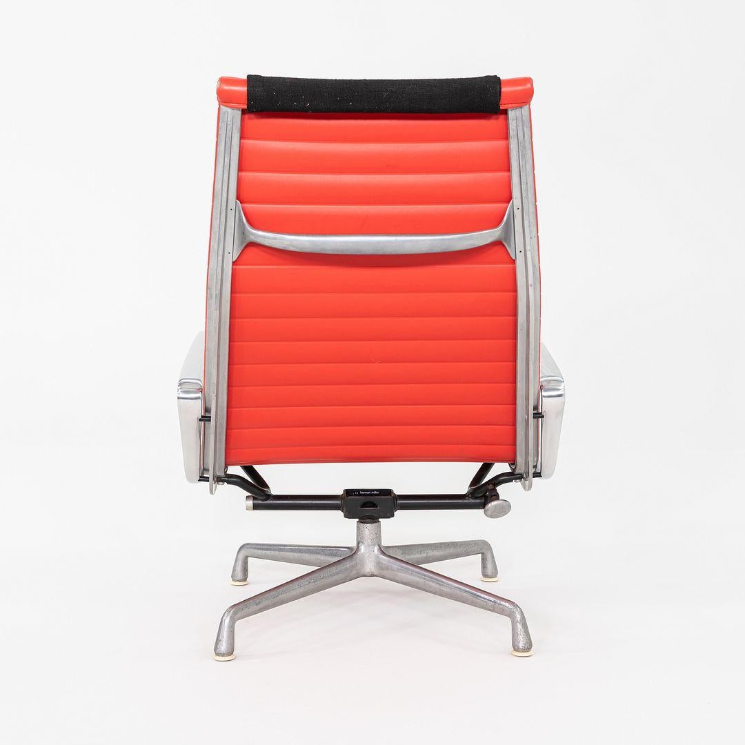 1970s Herman Miller Eames Lounge Chair in Red Naugahyde with Black Fabric Pillow For Sale 3