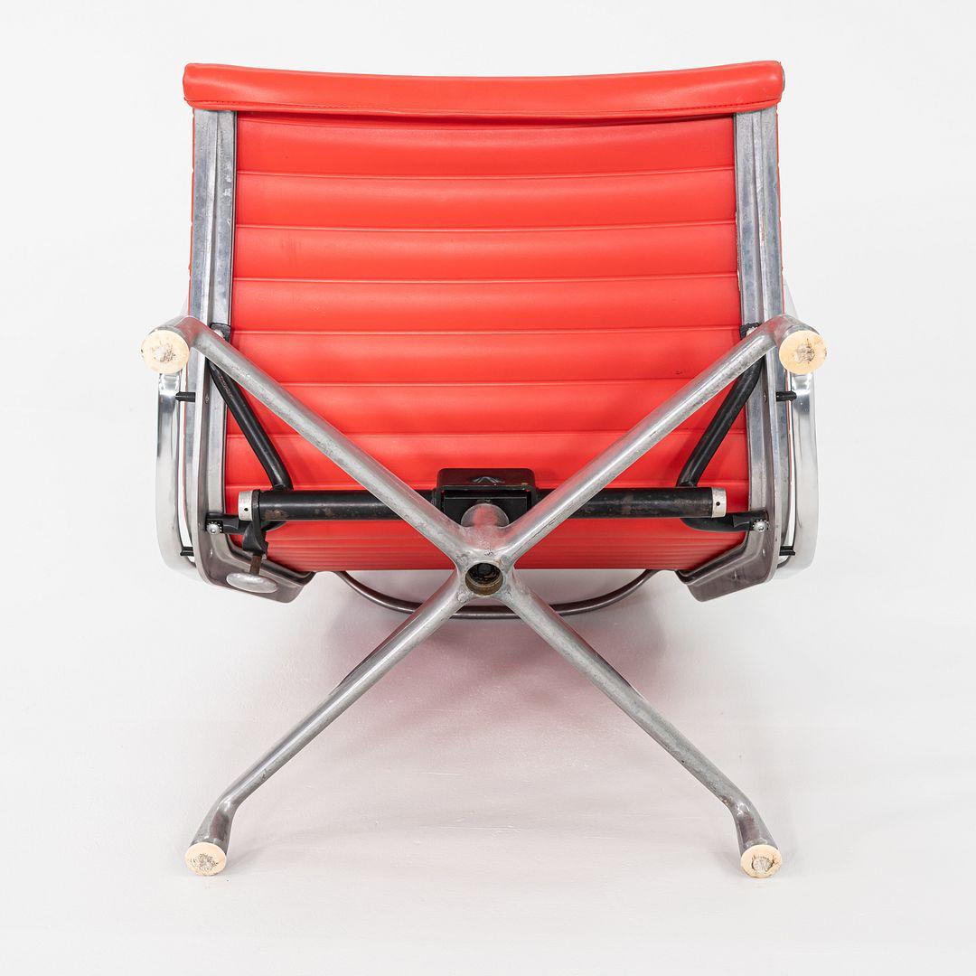 1970s Herman Miller Eames Lounge Chair in Red Naugahyde with Black Fabric Pillow For Sale 2