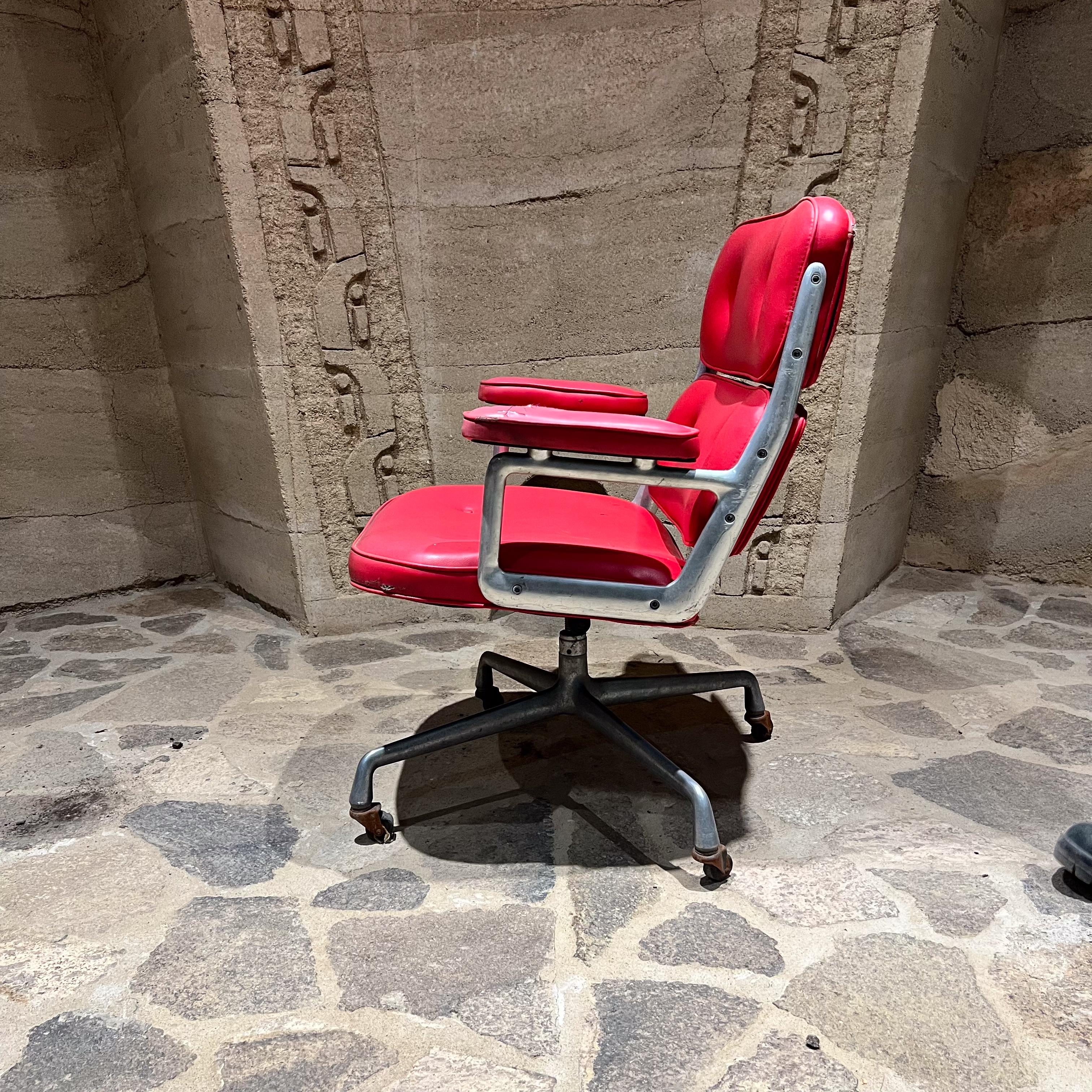 1970s Herman Miller Eames Red Time Life Executive Office Chair 3