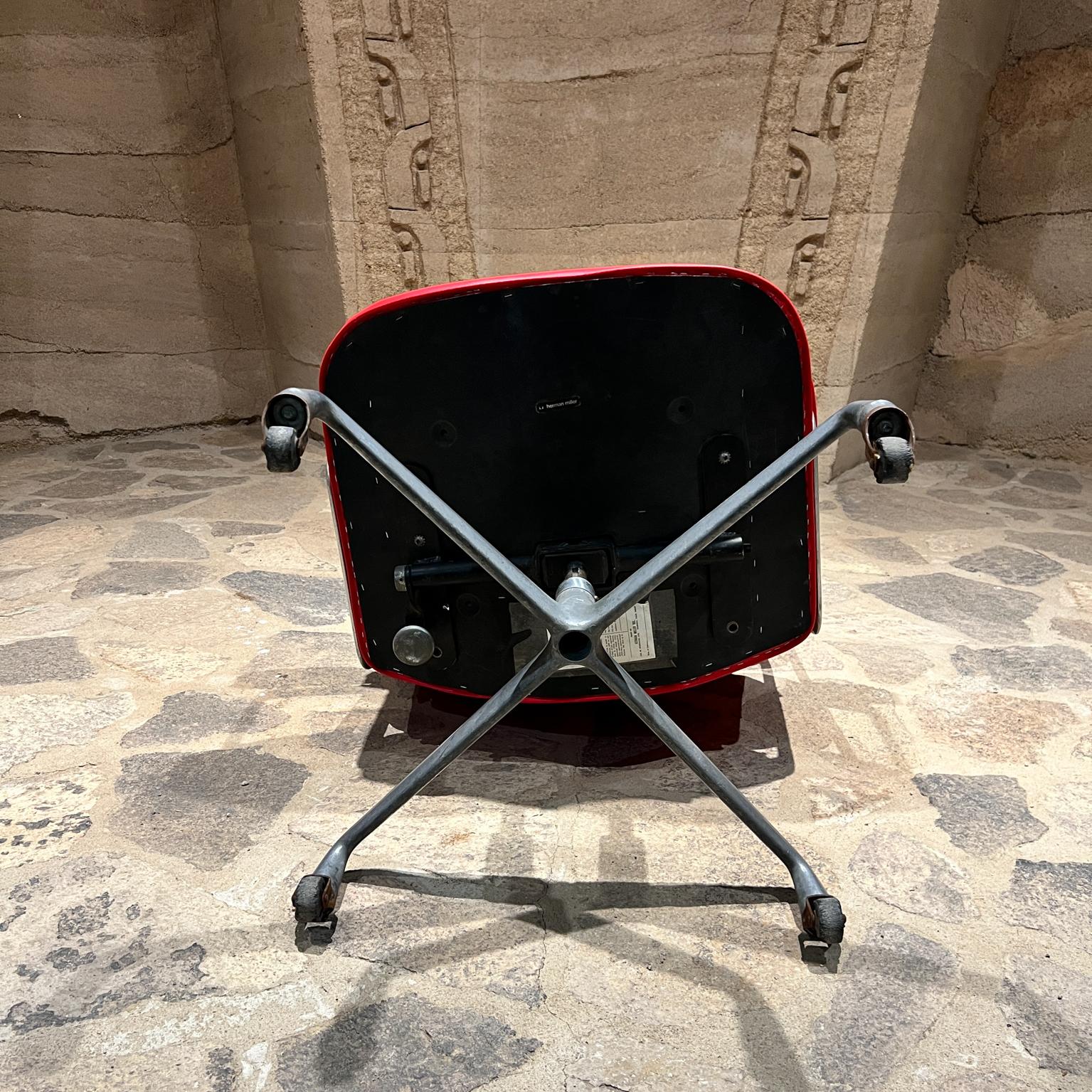 Años 70 Herman Miller Eames Rojo Time Life Silla de oficina ejecutiva Mid Century Mod en venta 6
