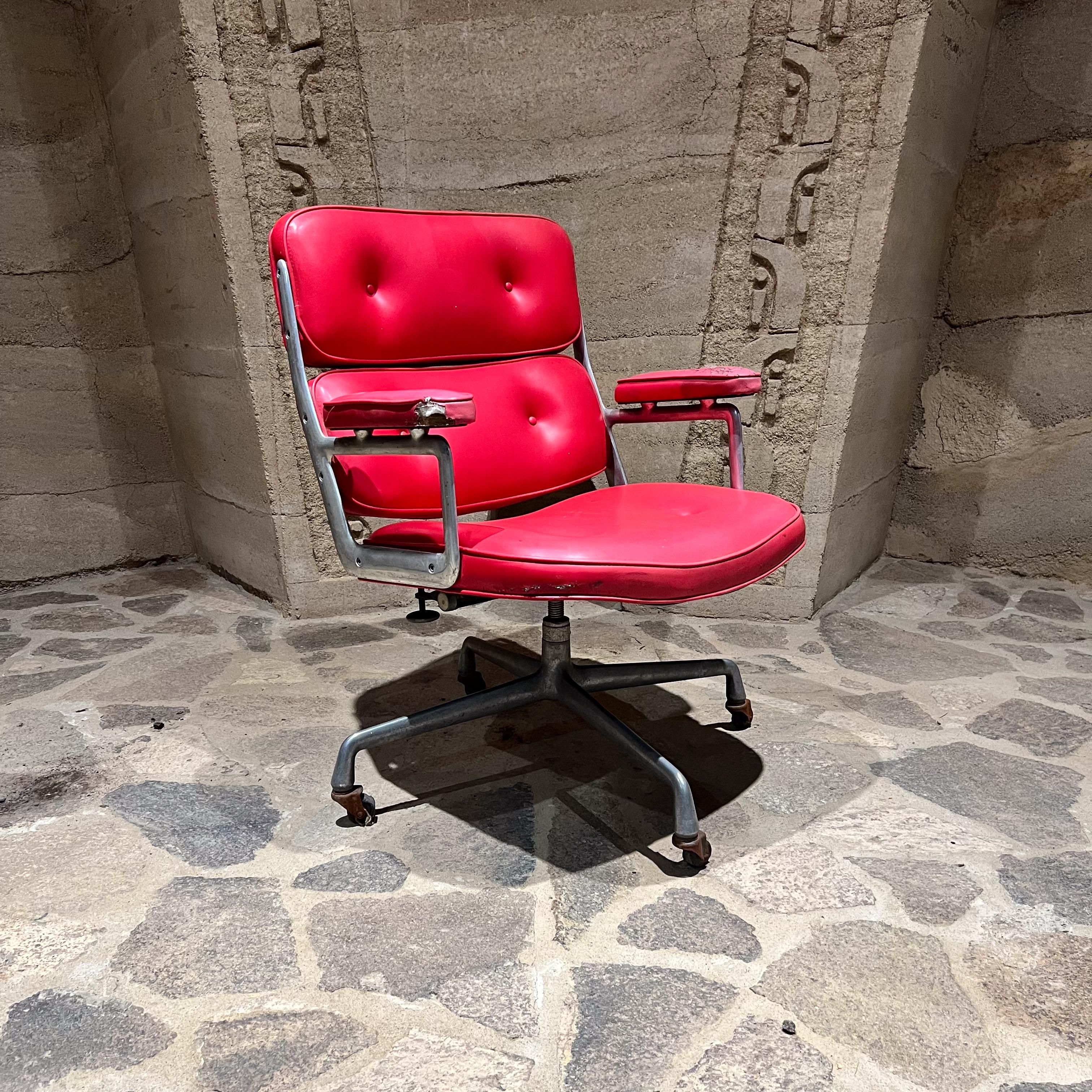 1970s Herman Miller Eames Red Time Life Executive Office Chair 8