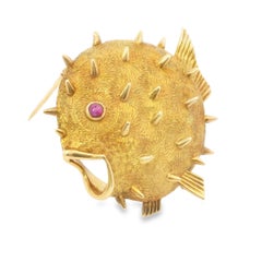 Hermes 1970 - Broche poisson soufflé en or jaune 18 carats