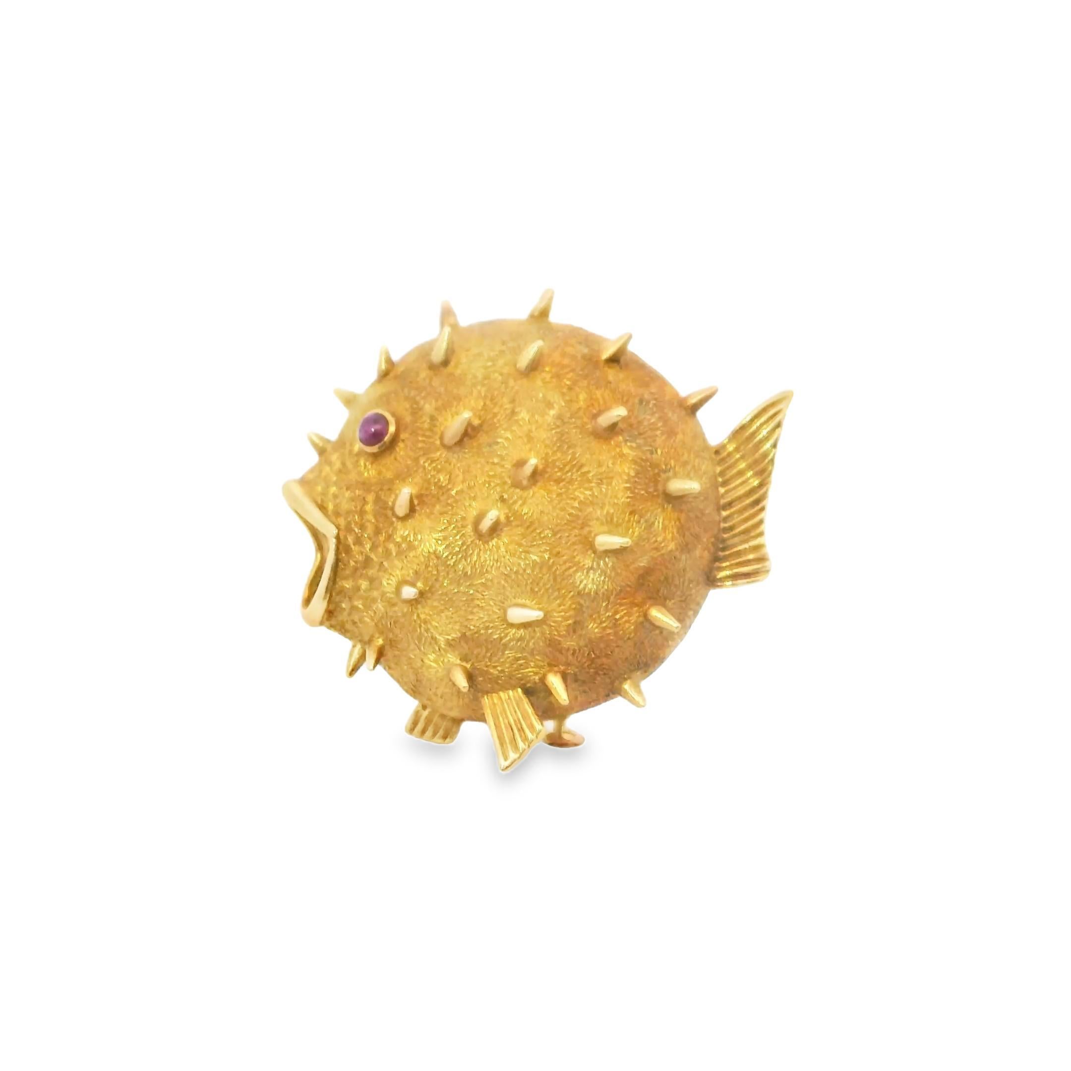 Broche de pez soplador Hermes de oro amarillo de 18 quilates de los años 70 Cabujón en venta