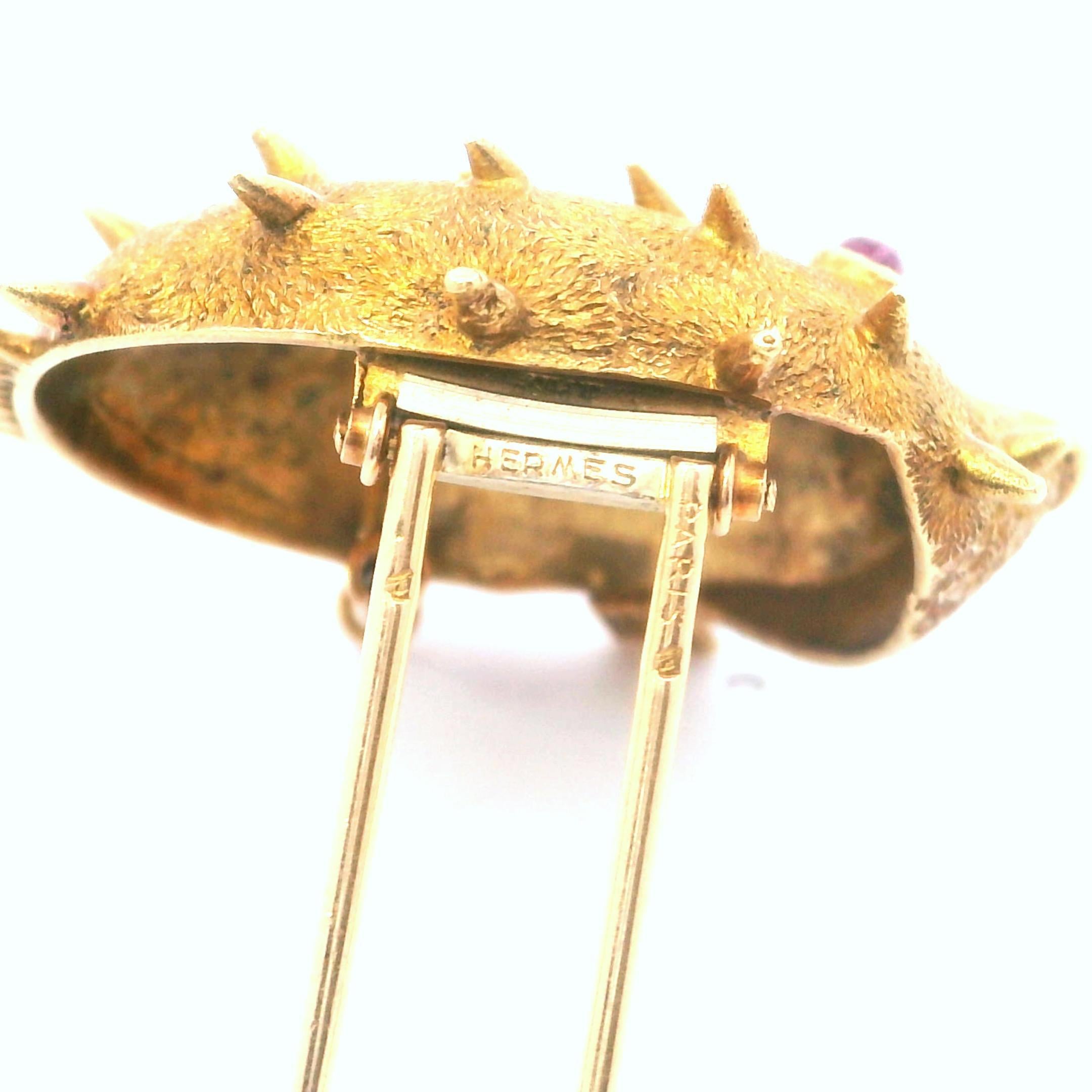 De las mujeres Broche de pez soplador Hermes de oro amarillo de 18 quilates de los años 70 en venta
