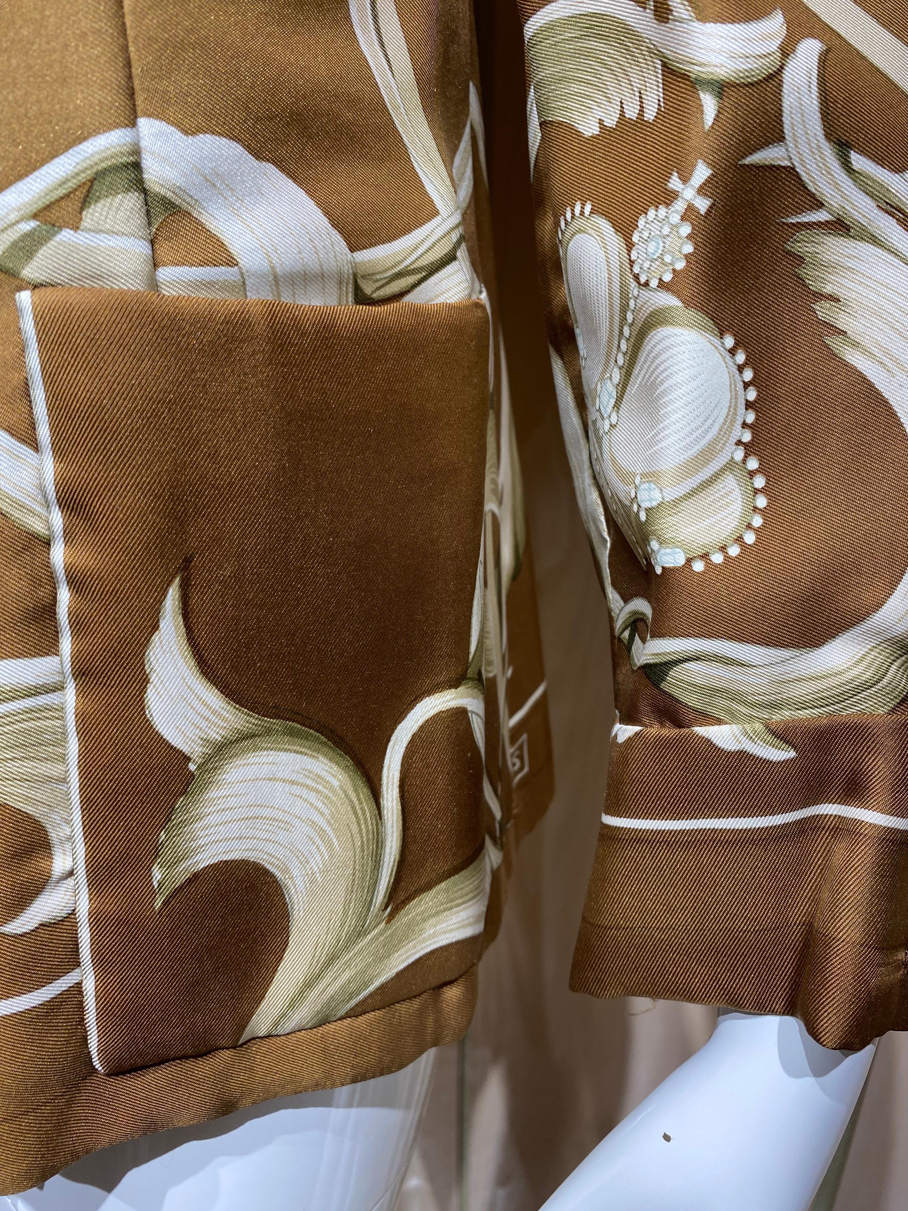 1970s HERMES Brown And creme Silk  Print Jacket  For Sale 6