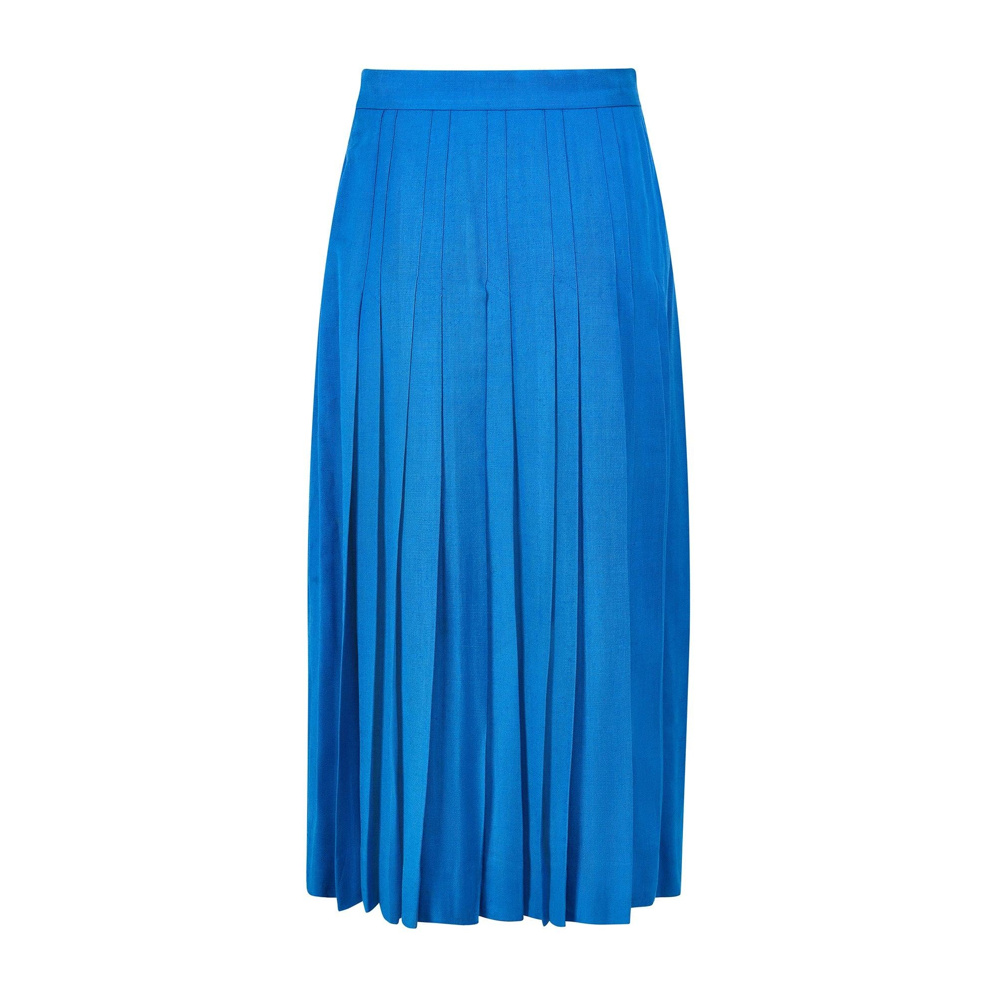 1970s Hermès French Blue Pleated Skirt with Leather Belt Detail In Excellent Condition For Sale In London, GB