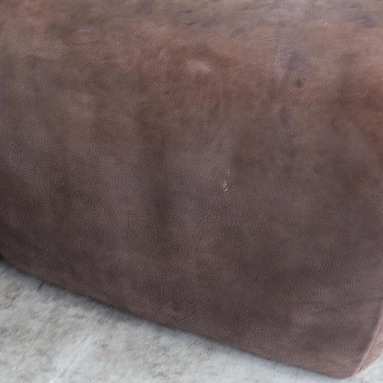 1970s High End Neck Leather Three-Seat Sofa For Sale 6