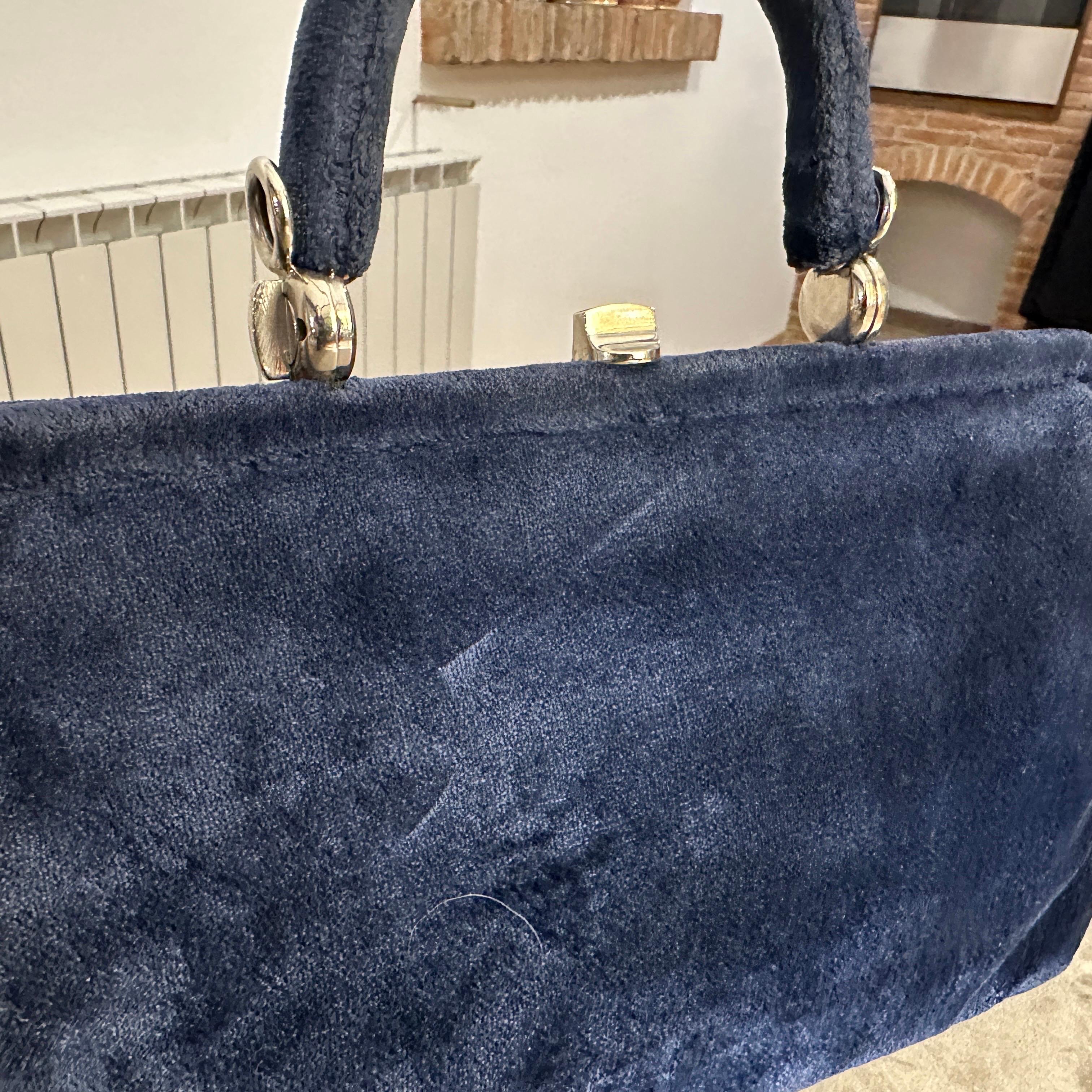 Noir Sac à main italien de haute qualité en velours bleu des années 1970 par Nieri e Argenti en vente