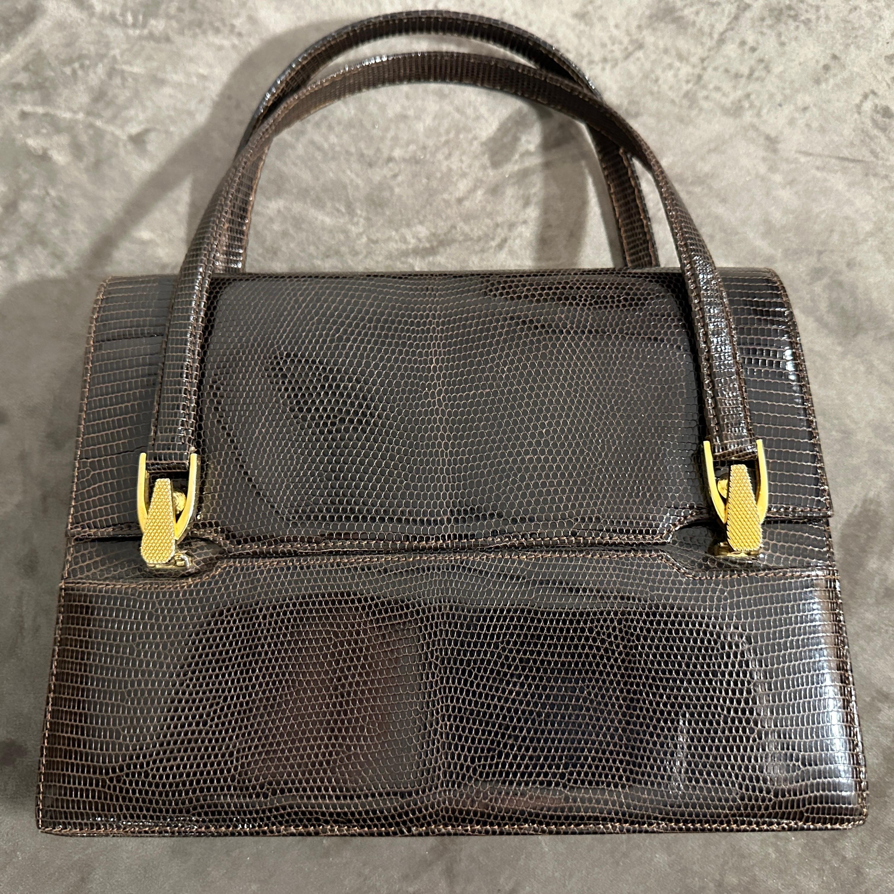 Bolso italiano de mano de cuero marrón y latón de alta calidad de los años 70 en venta 8