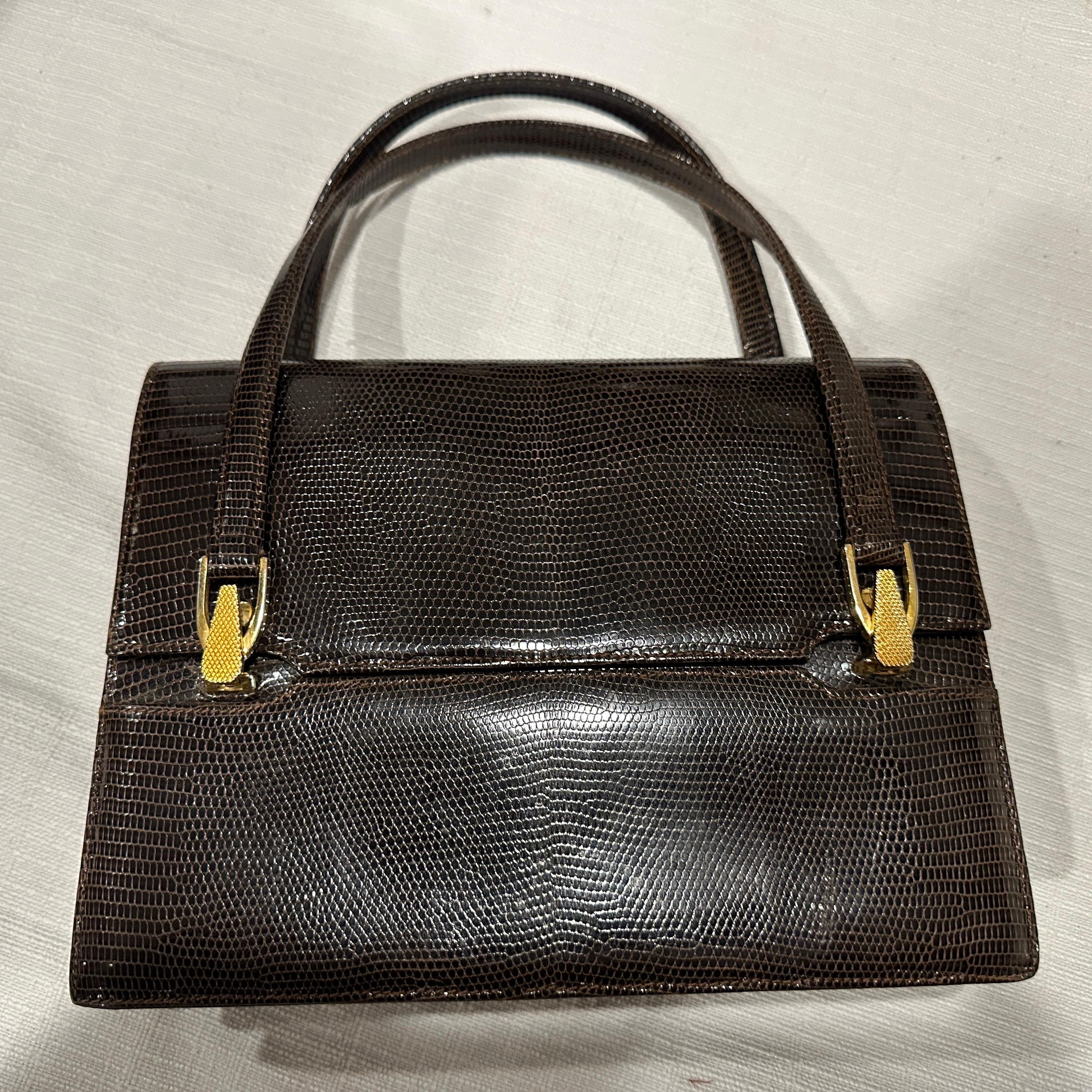 Bolso italiano de mano de cuero marrón y latón de alta calidad de los años 70 en Excelente estado para la venta en Aci Castello, IT