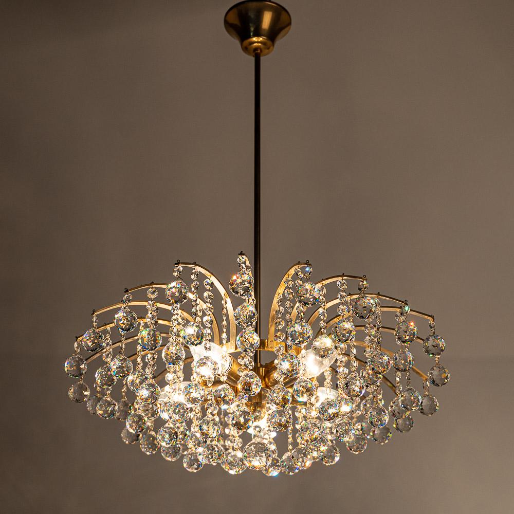 1970s High Quality Crystal Chandelier Attributed to Palwa For Sale 6