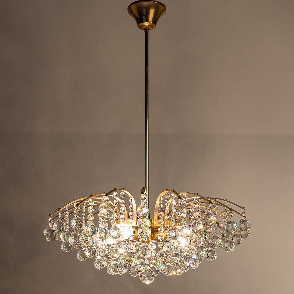 1970s High Quality Crystal Chandelier Attributed to Palwa For Sale 7