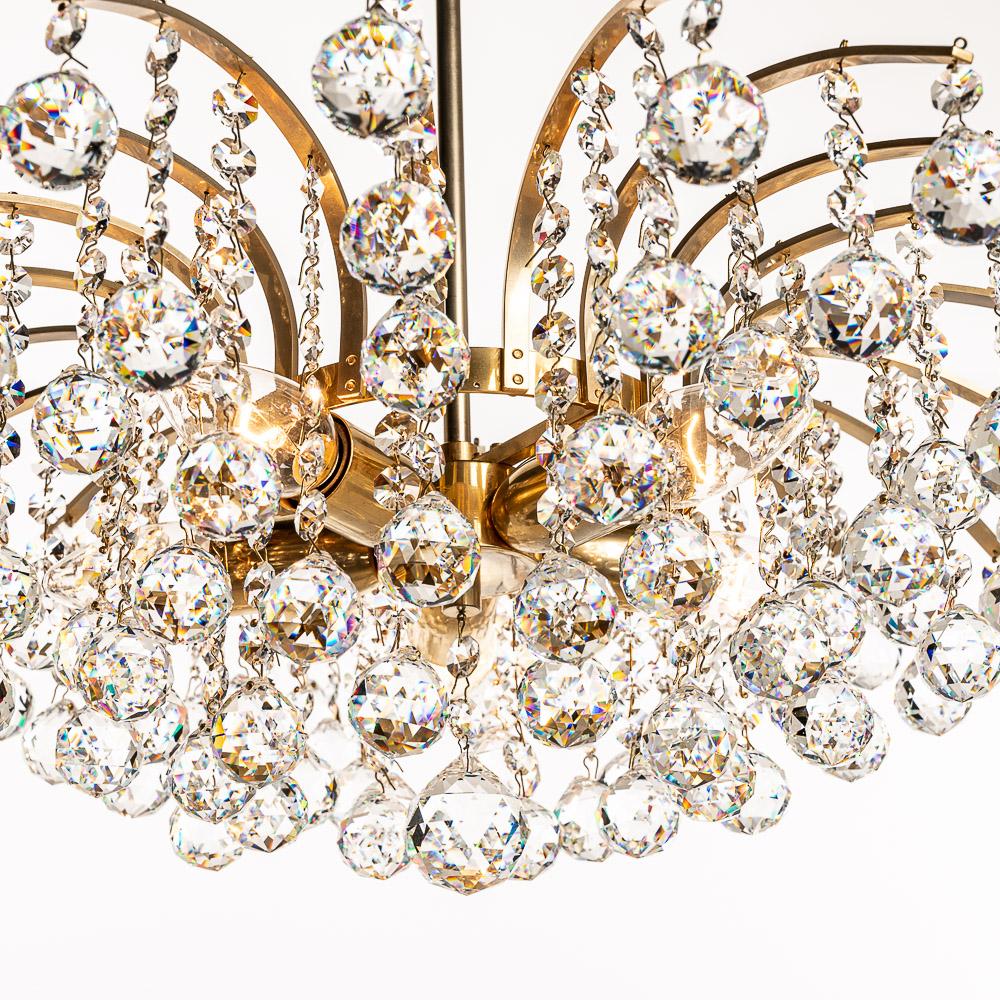 1970s High Quality Crystal Chandelier Attributed to Palwa For Sale 2