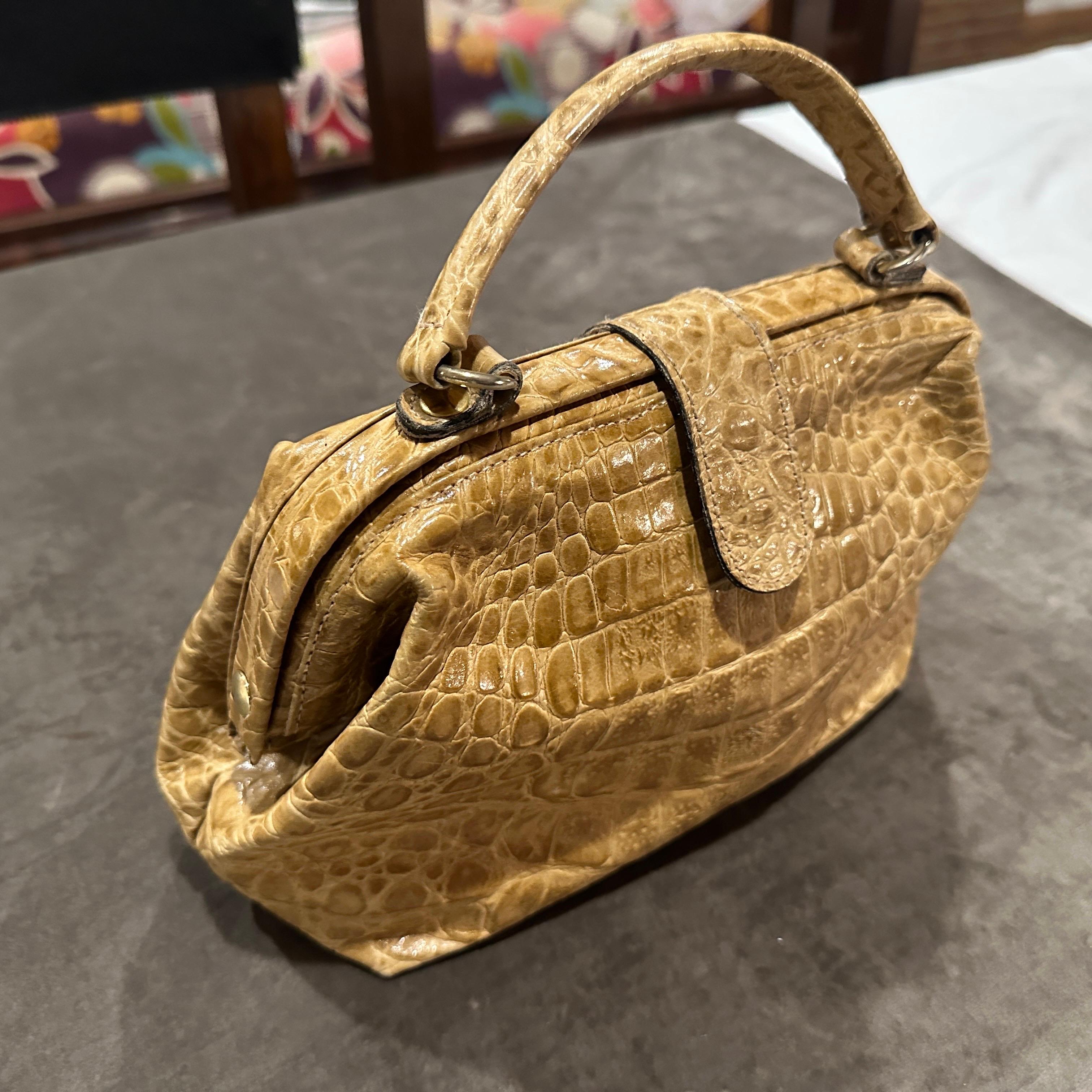 Brown 1970s High Quality Light B<rown Leather Italian Top Handle Bag For Sale