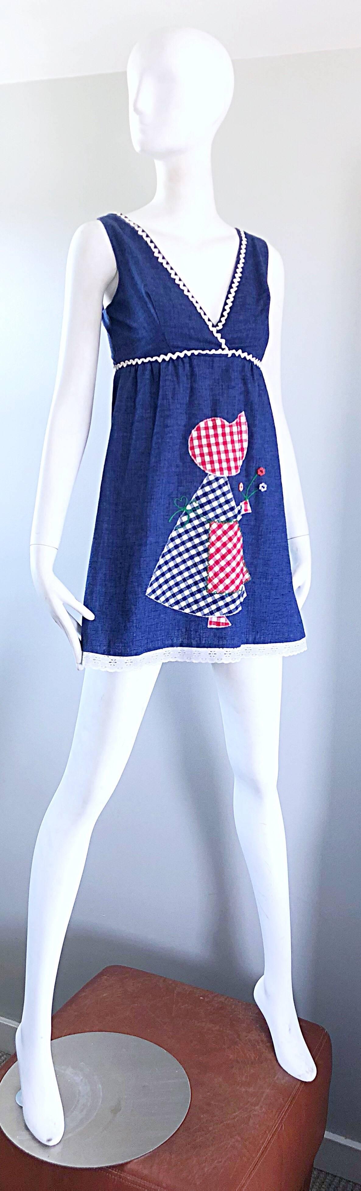 Mini robe Holly Hobbie en jean bleu, blanc et rouge sur le thème du jean des années 1970 Pour femmes en vente