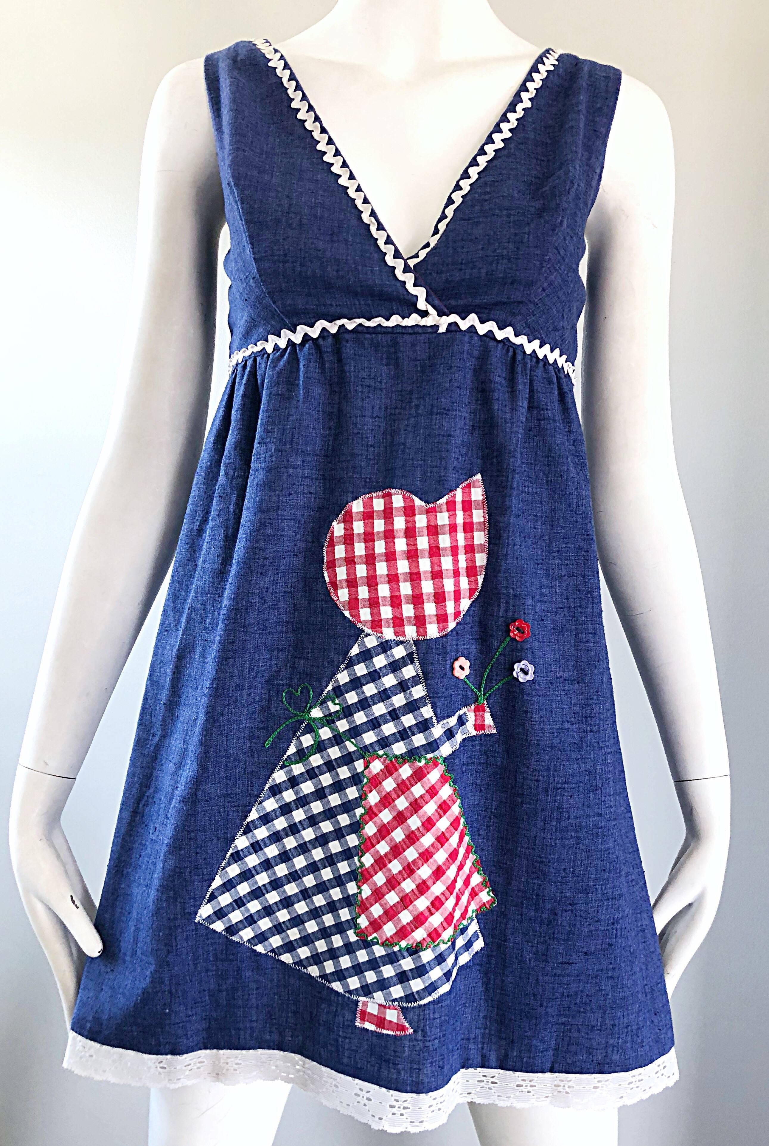 1970s Holly Hobbie Theme Red, White and Blue Denim Blue Jean 70s Mini Dress In Excellent Condition For Sale In San Diego, CA