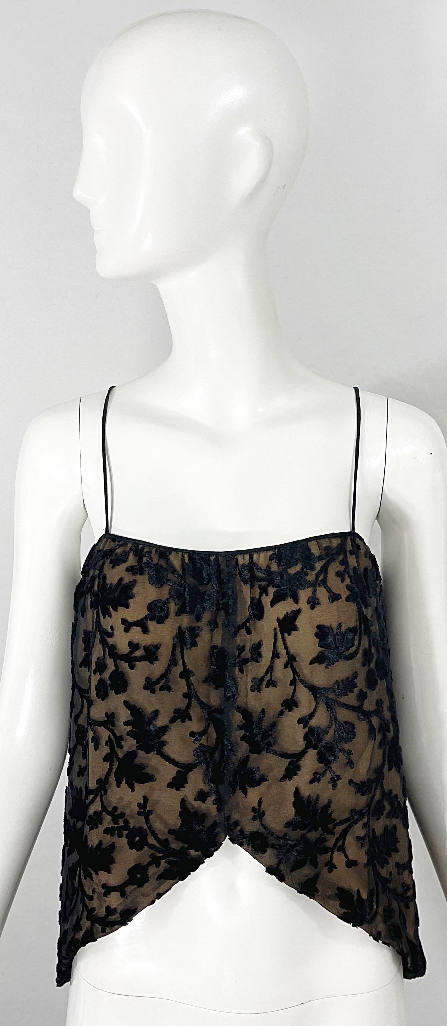 Chic 1970s HOLLY’S HARP black and nude silk chiffon and cut velvet sleeveless crop top ! Features a nude chiffon base with sheer black silk chiffon over. Simply slips over the head. Can easily be dressed up or down. Pair with jeans, shorts or a