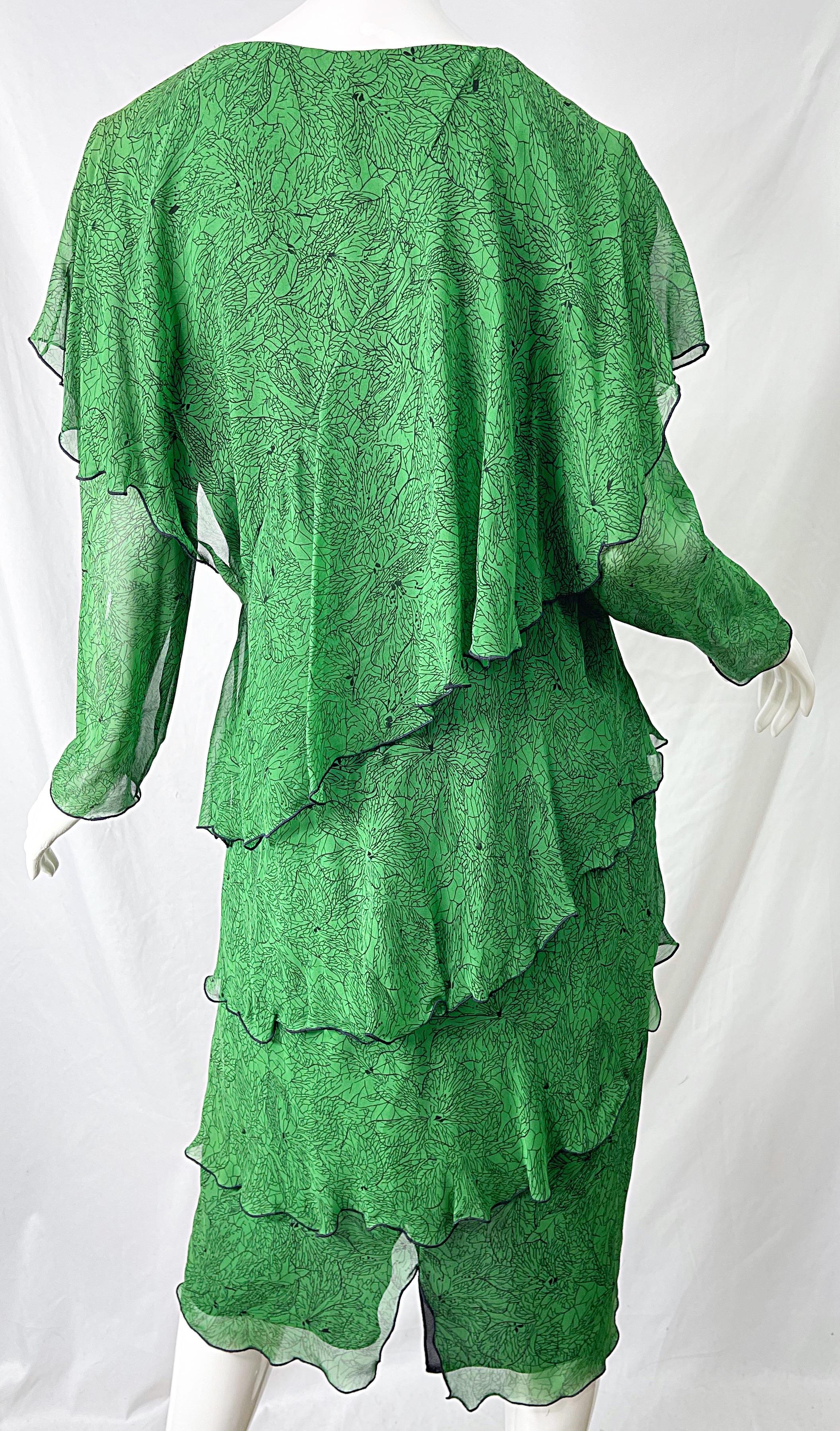 1970s Holly’s Harp Green Leaf Print Silk Chiffon Tiered Vintage 70s Dress For Sale 5