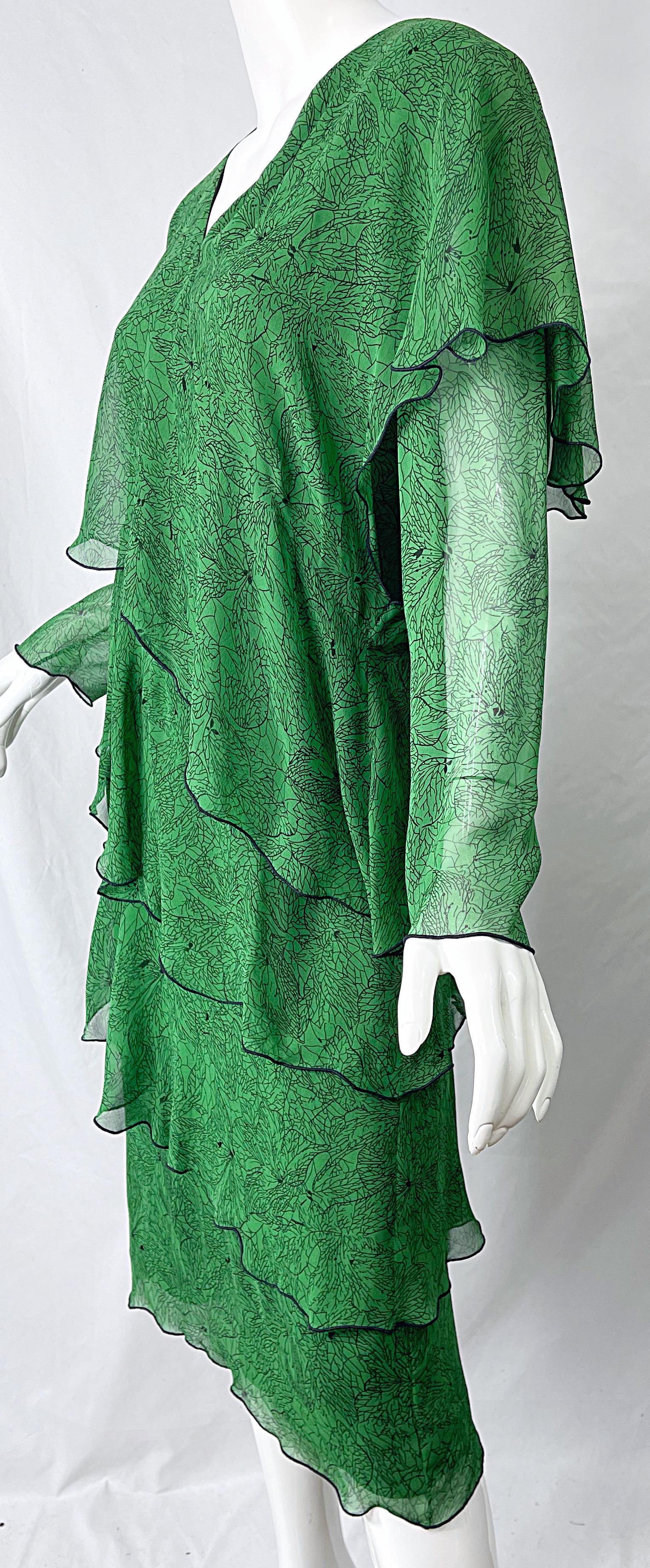 1970s Holly’s Harp Green Leaf Print Silk Chiffon Tiered Vintage 70s Dress For Sale 6