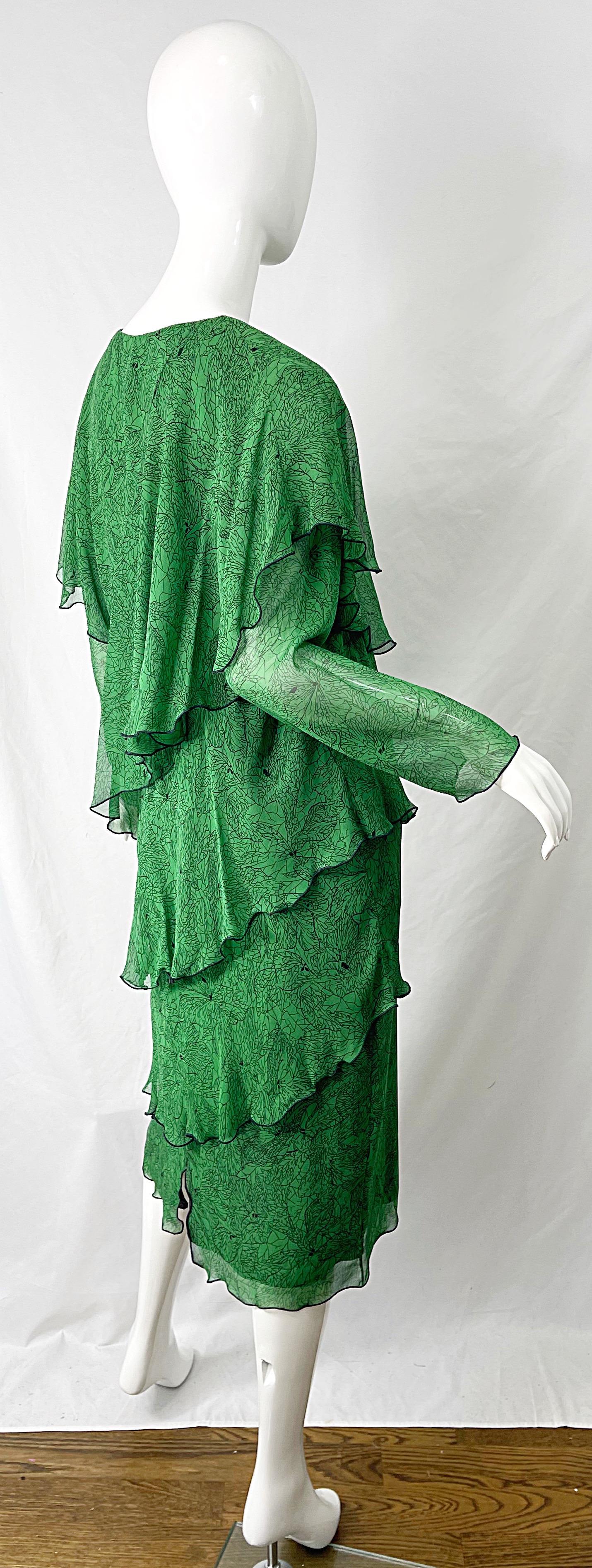 1970s Holly’s Harp Green Leaf Print Silk Chiffon Tiered Vintage 70s Dress For Sale 7