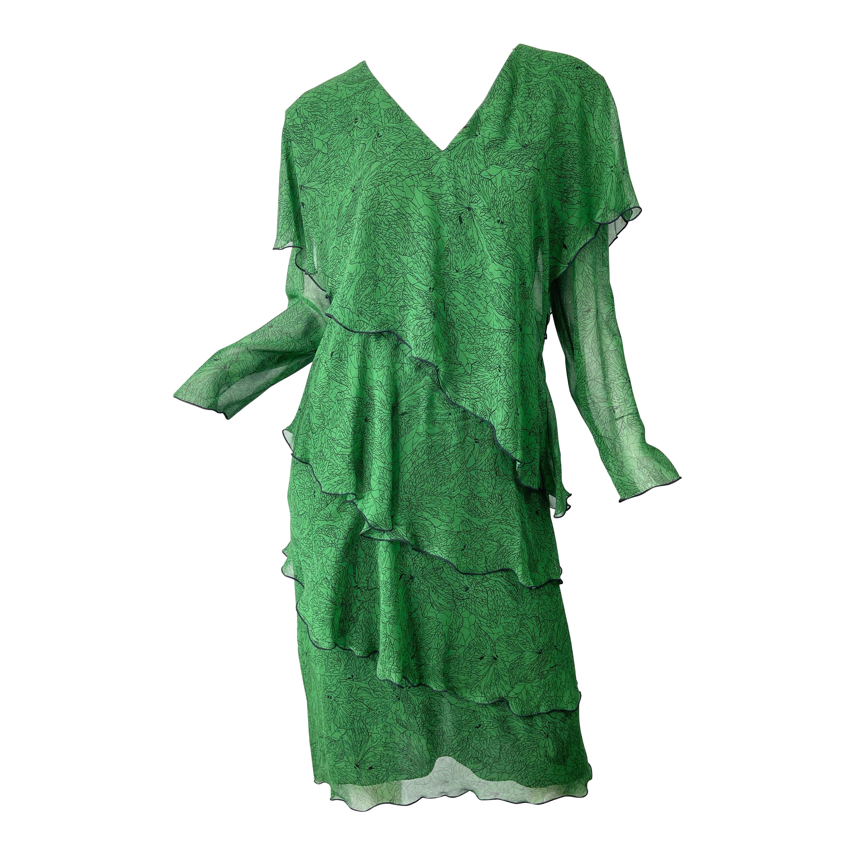 1970er Holly's Harp Grünes Seidenchiffon-Kleid mit Blattdruck, gestuft, Vintage 70er Jahre im Angebot