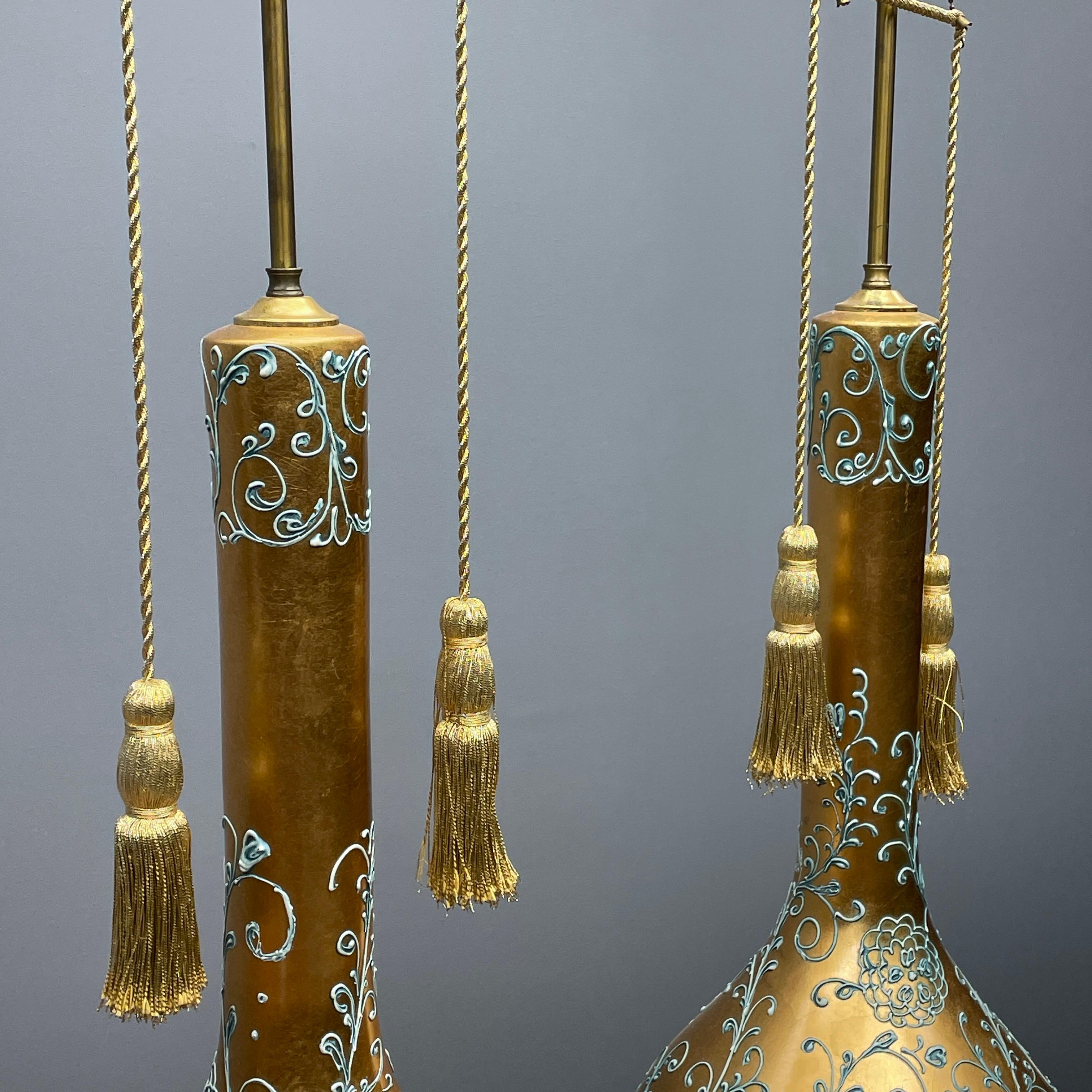 1970s Hollywood Gold Faux Gilt Tassels Monumental Table Lamps Glam Mont im Angebot 1