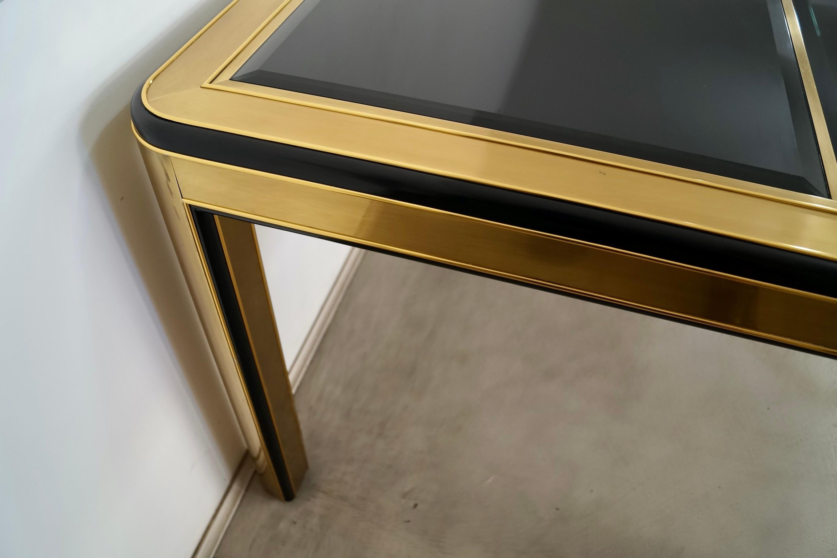 Table de salle à manger Art déco en laiton et verre fumé foncé Hollywood Regency 1970 en vente 8