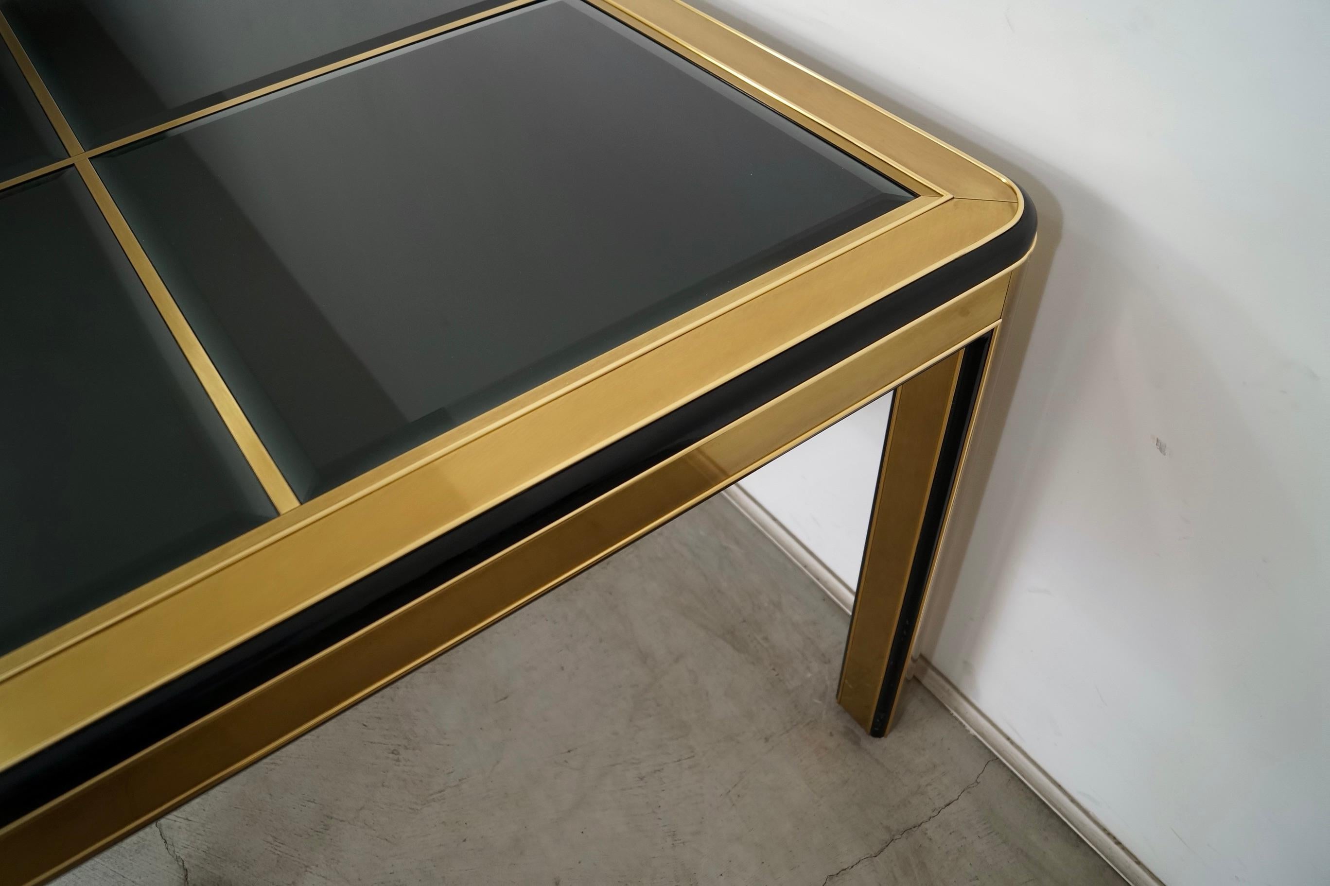 Table de salle à manger Art déco en laiton et verre fumé foncé Hollywood Regency 1970 en vente 10
