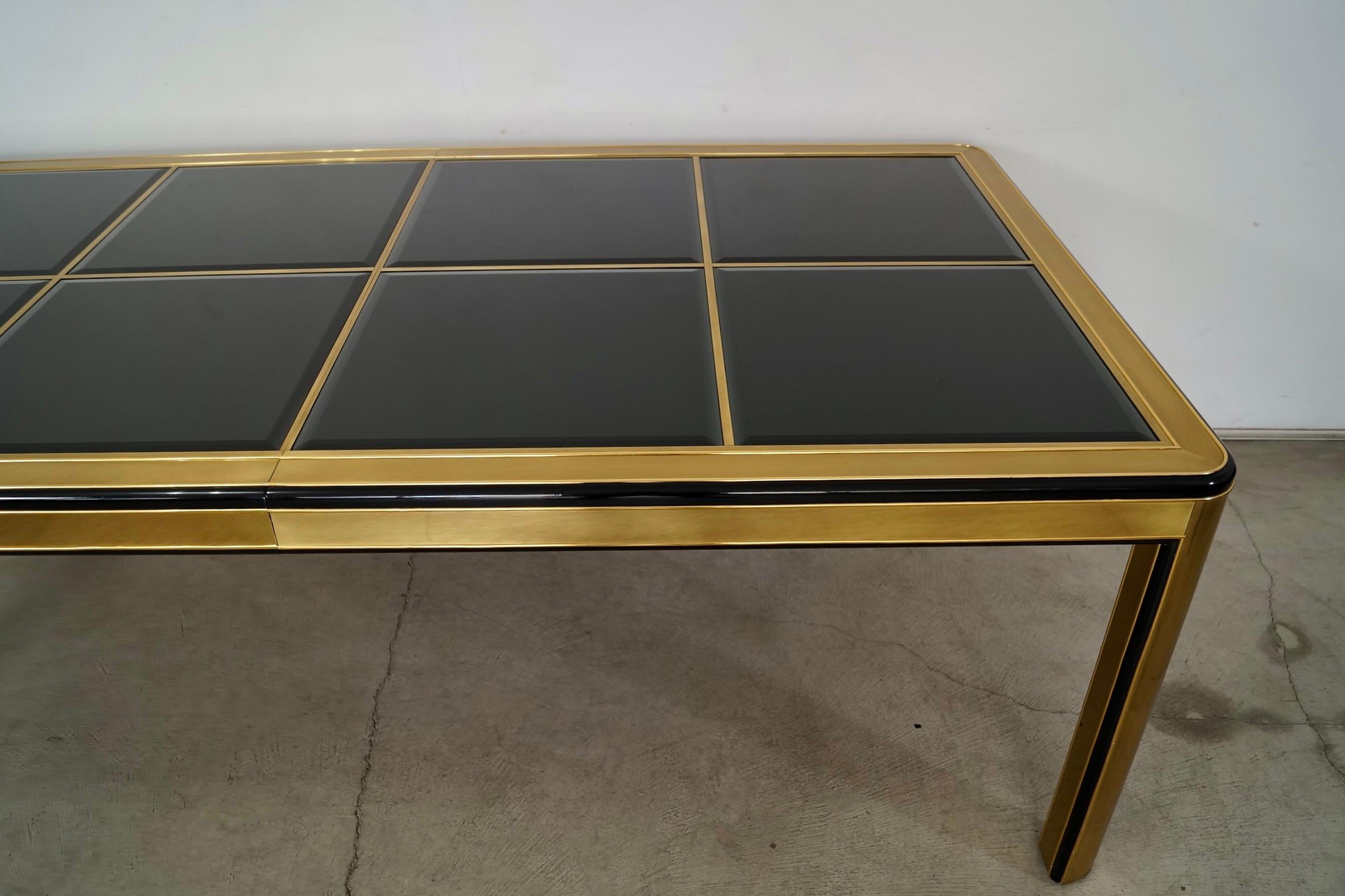 Table de salle à manger Art déco en laiton et verre fumé foncé Hollywood Regency 1970 en vente 13