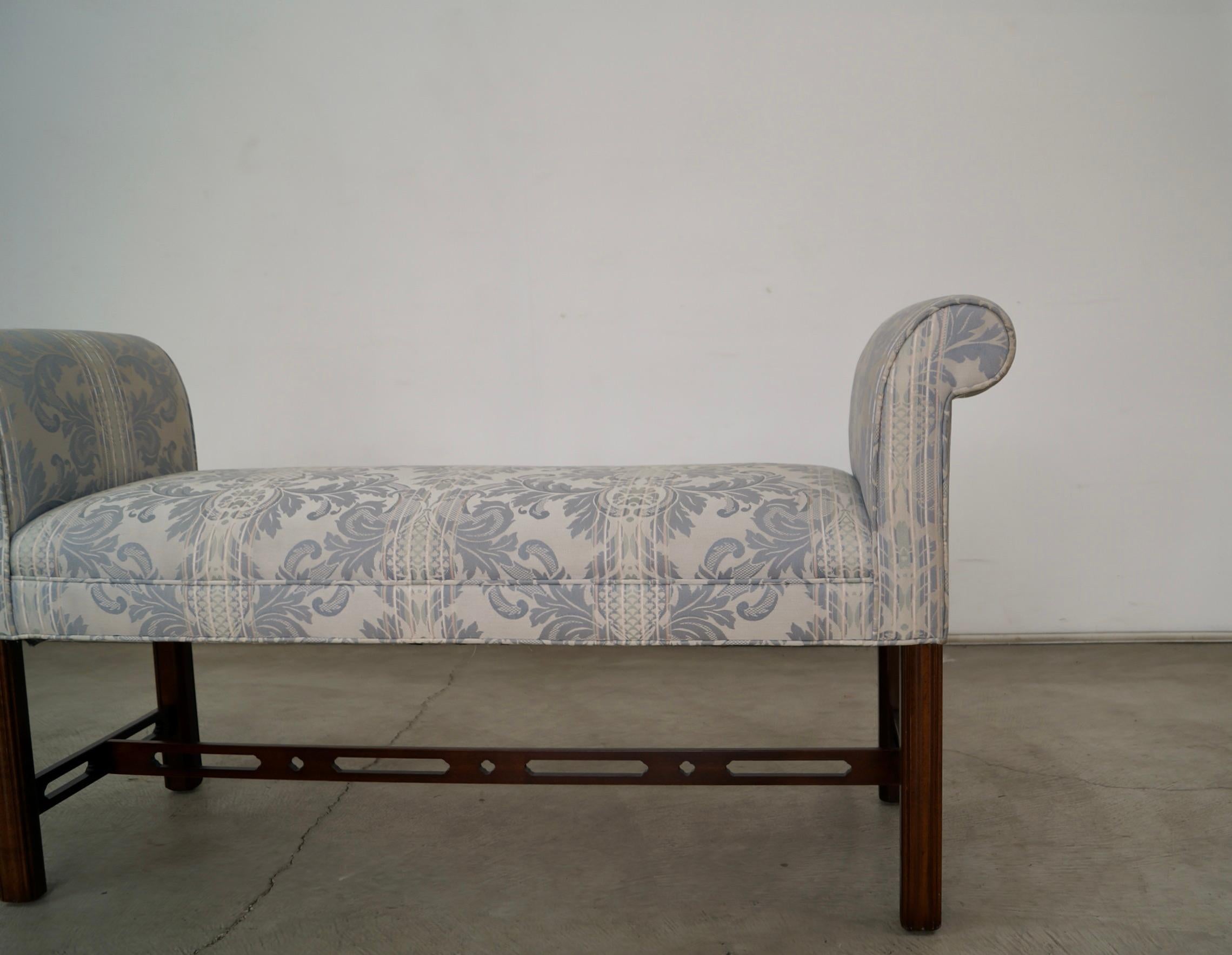 Banc Hollywood Regency des années 1970 en vente 7