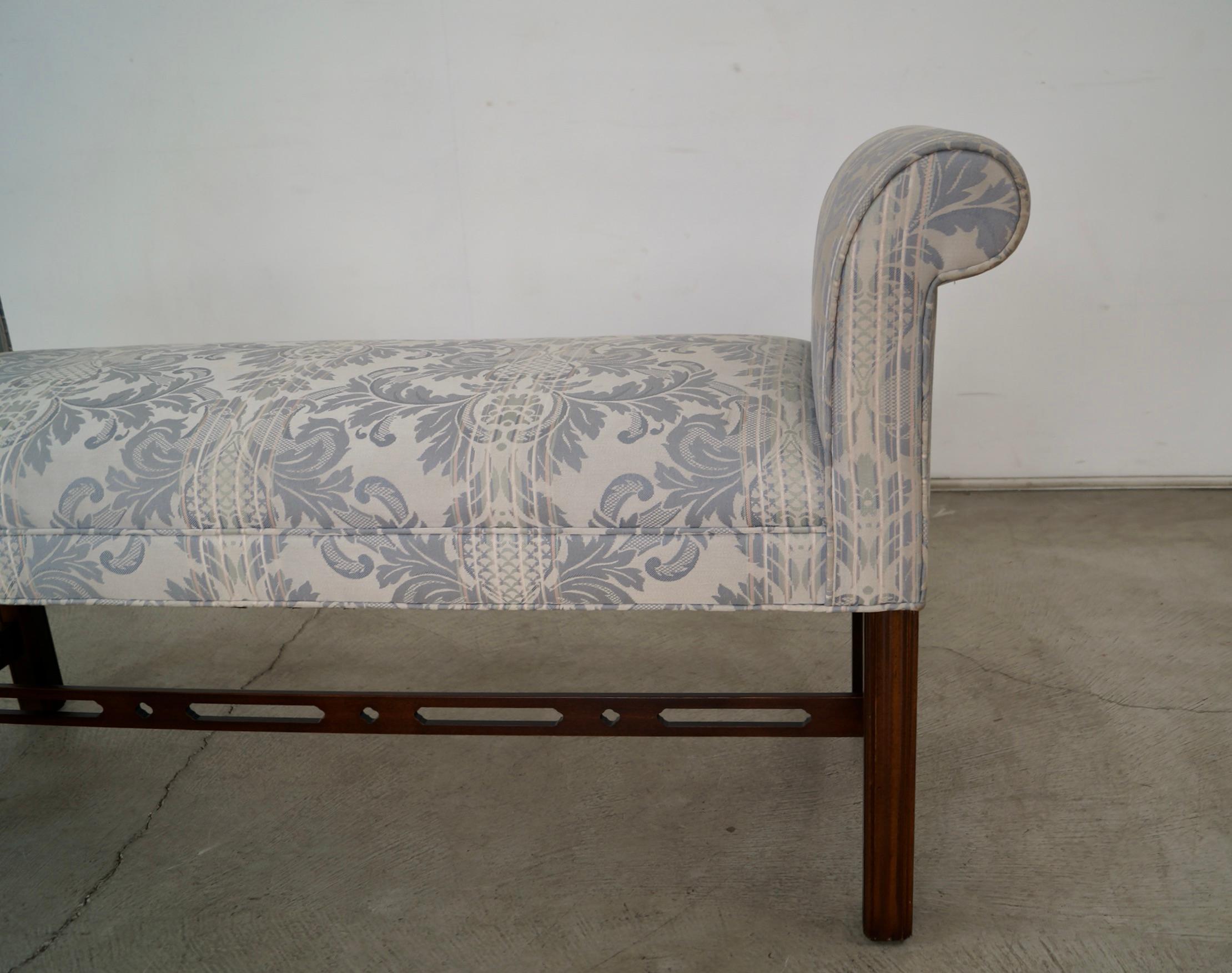 Banc Hollywood Regency des années 1970 en vente 8
