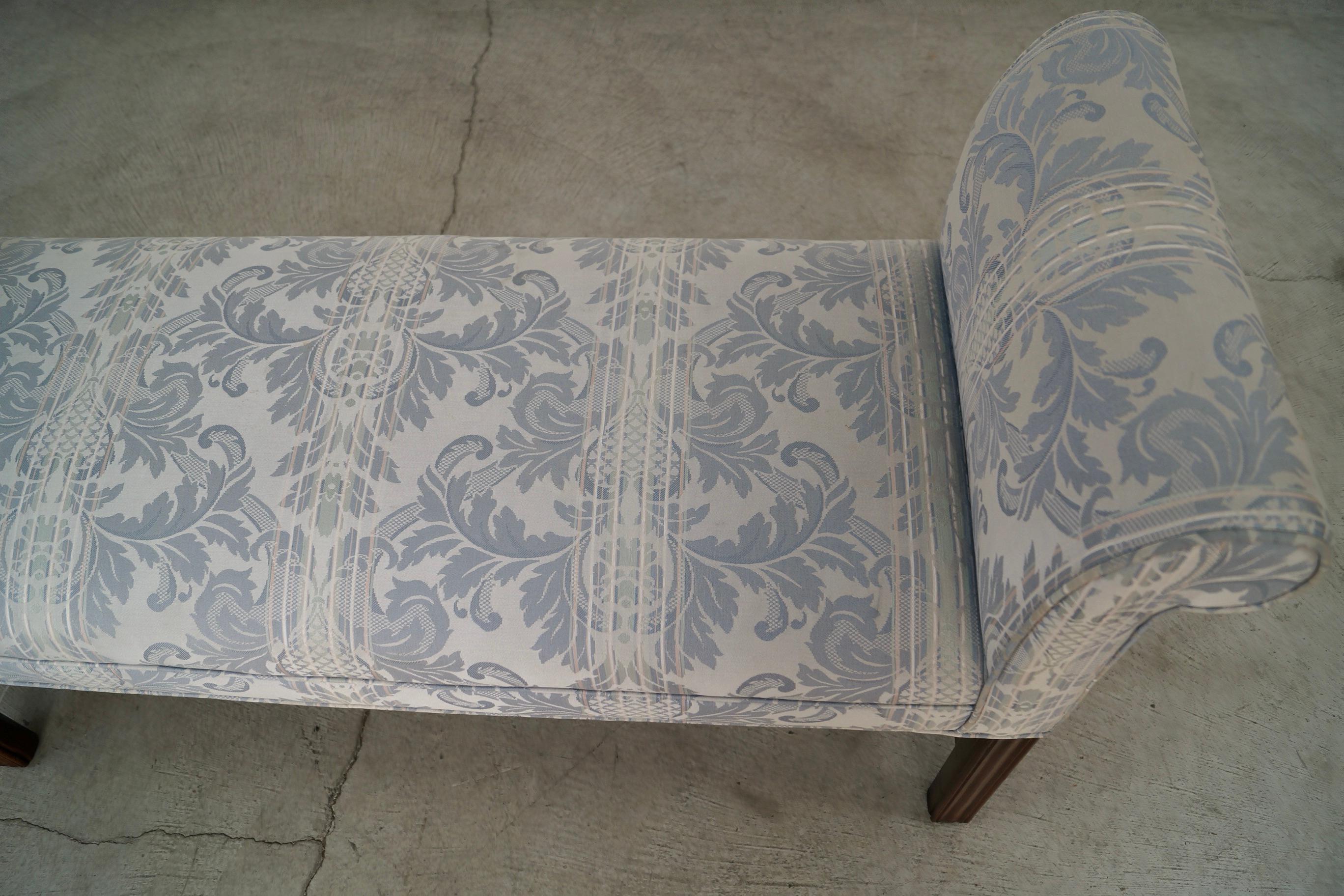 Banc Hollywood Regency des années 1970 en vente 10