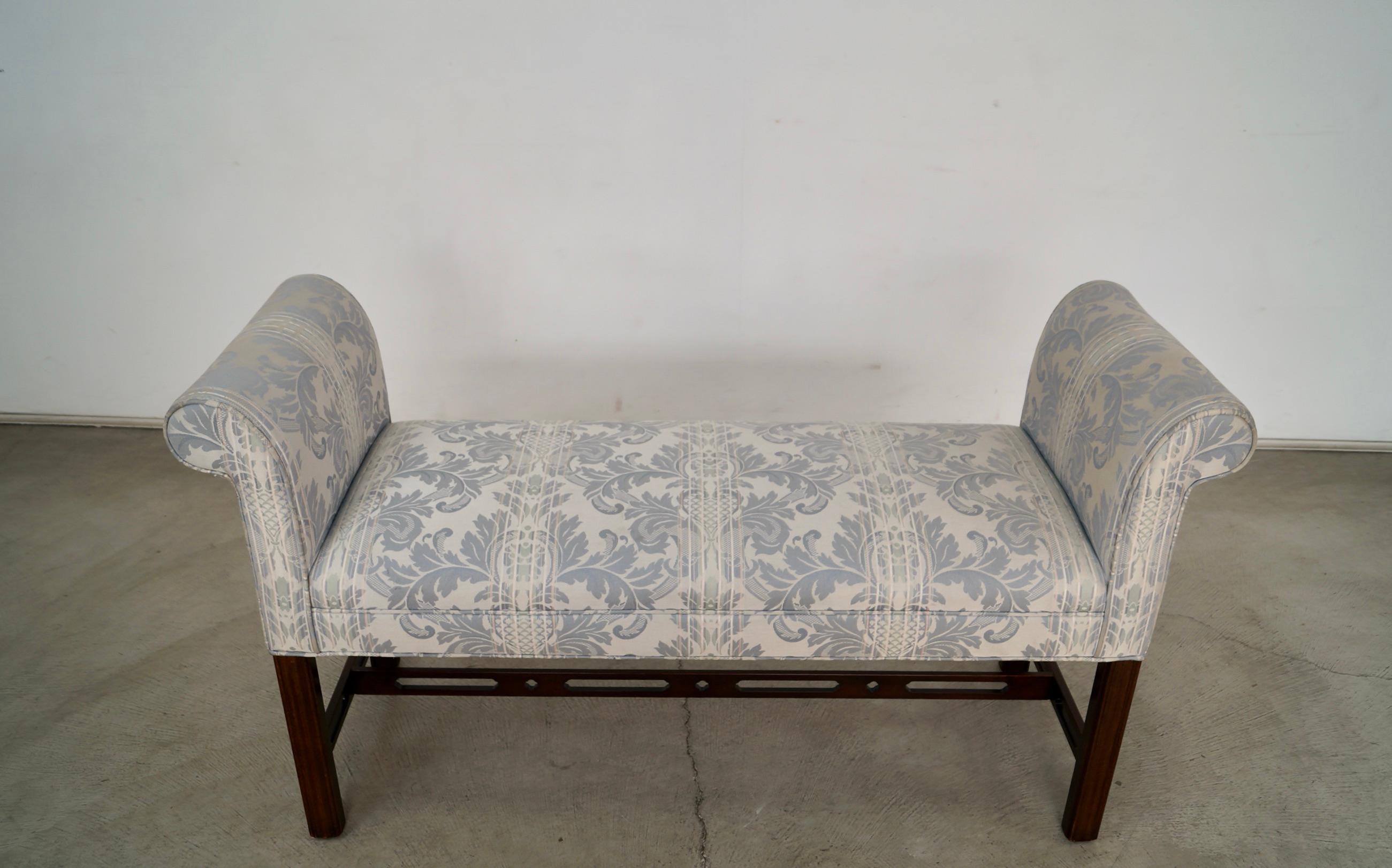 Banc Hollywood Regency des années 1970 Bon état - En vente à Burbank, CA