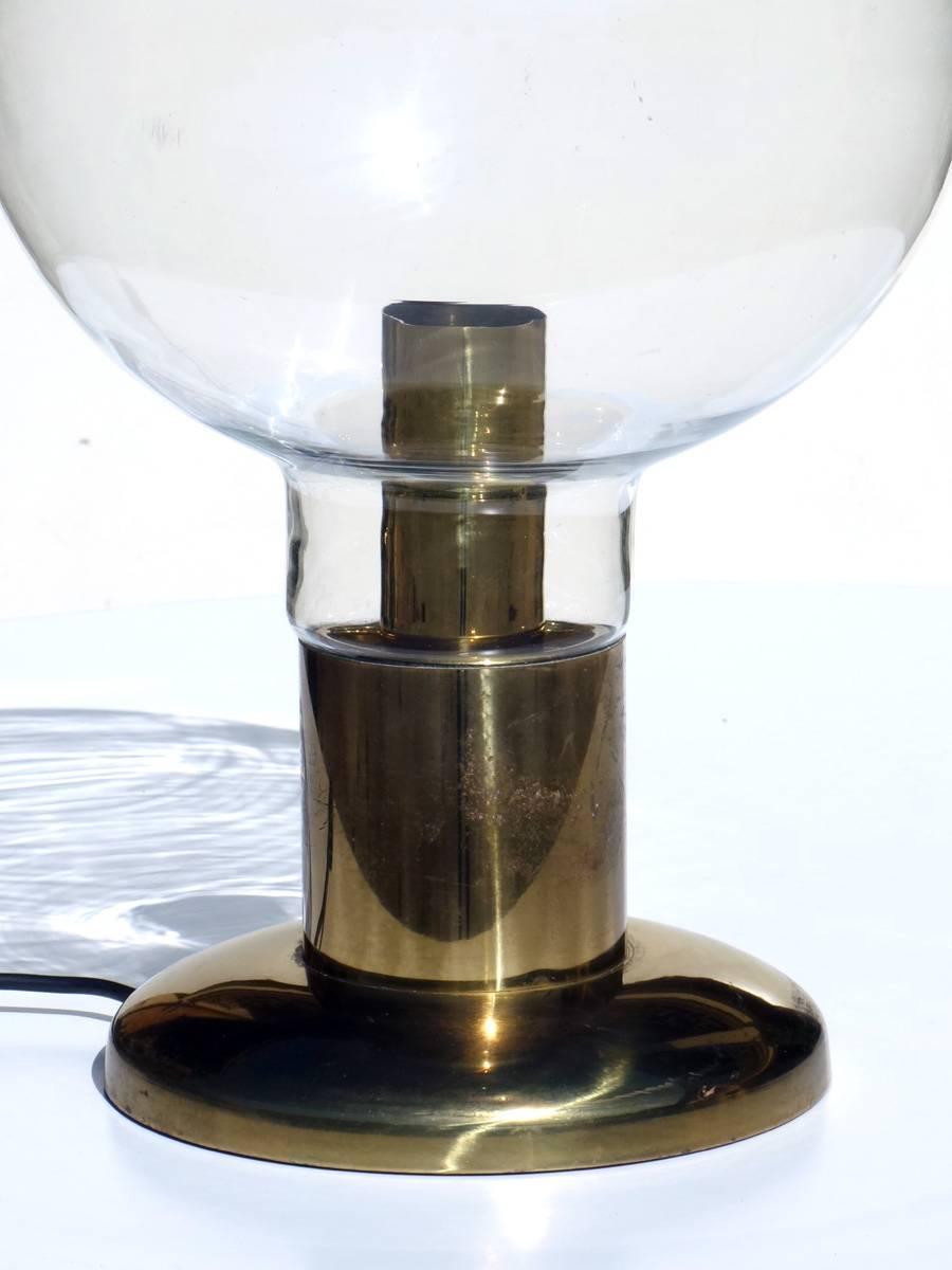 Italian 1970s Hollywood Regency Blown Glass and Brass Table Lamp For Sale