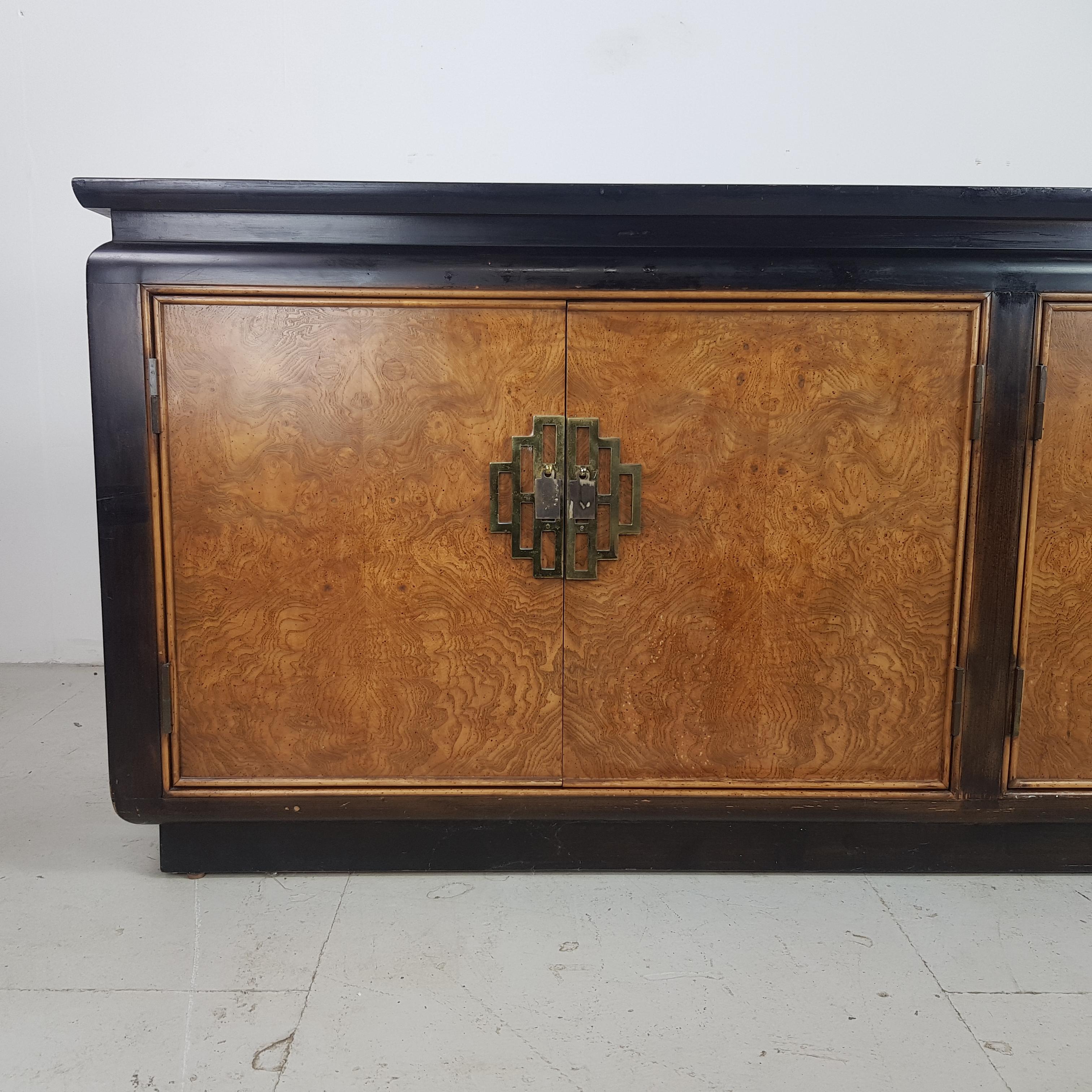 1970s Hollywood Regency Century Furniture Black Lacquer and Burl Wood Sideboard For Sale 1
