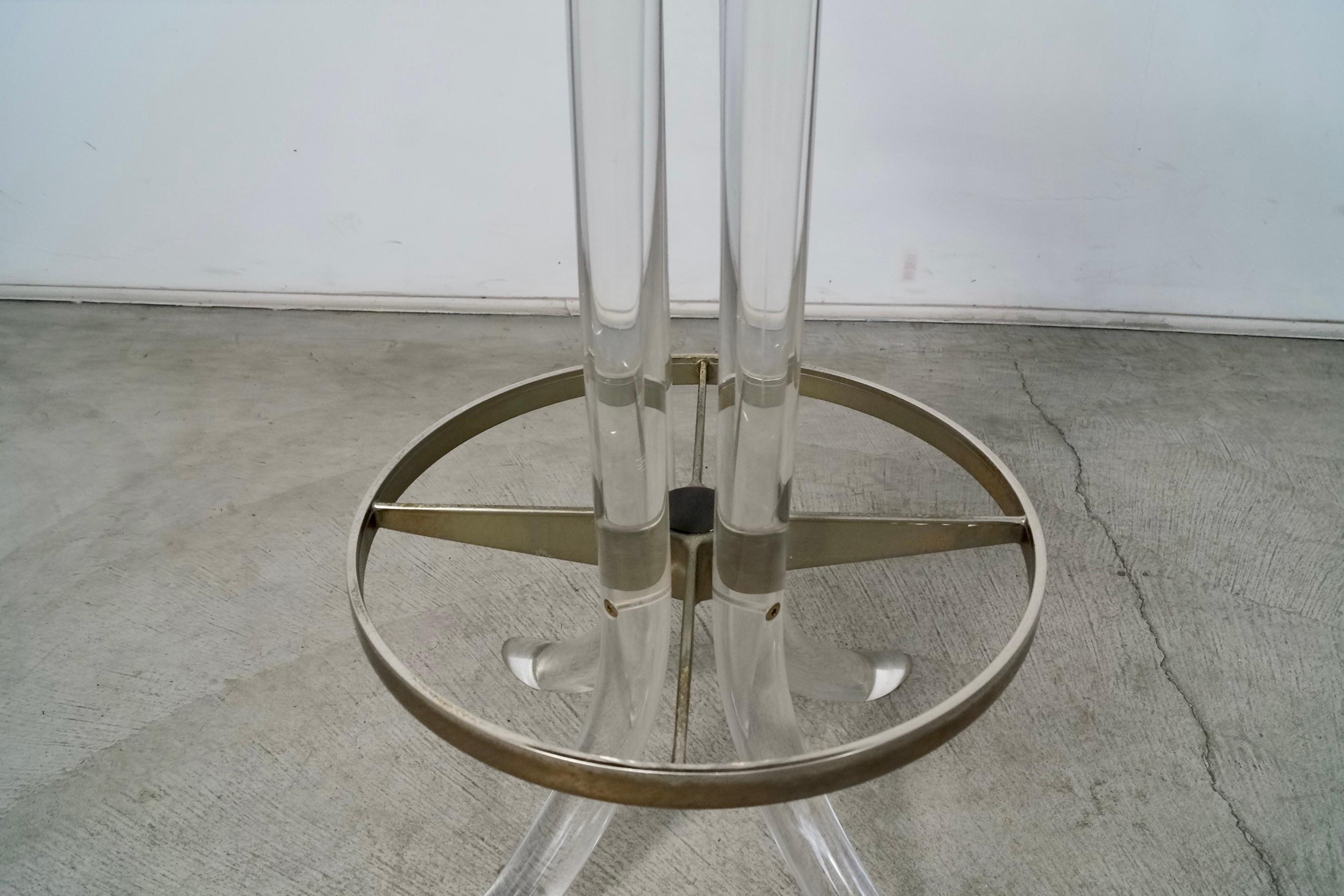 1970's Hollywood Regency Hill Furniture Lucite & Brass Bar Stool For Sale 10