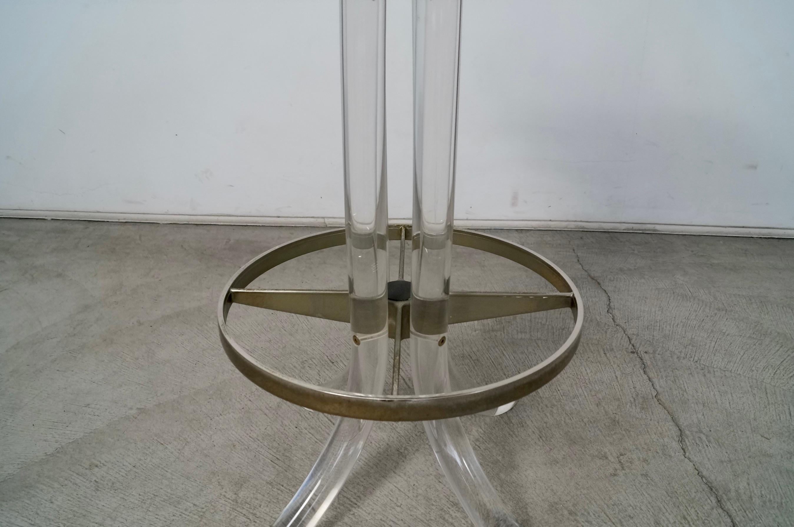 1970's Hollywood Regency Hill Furniture Lucite & Brass Bar Stool For Sale 11