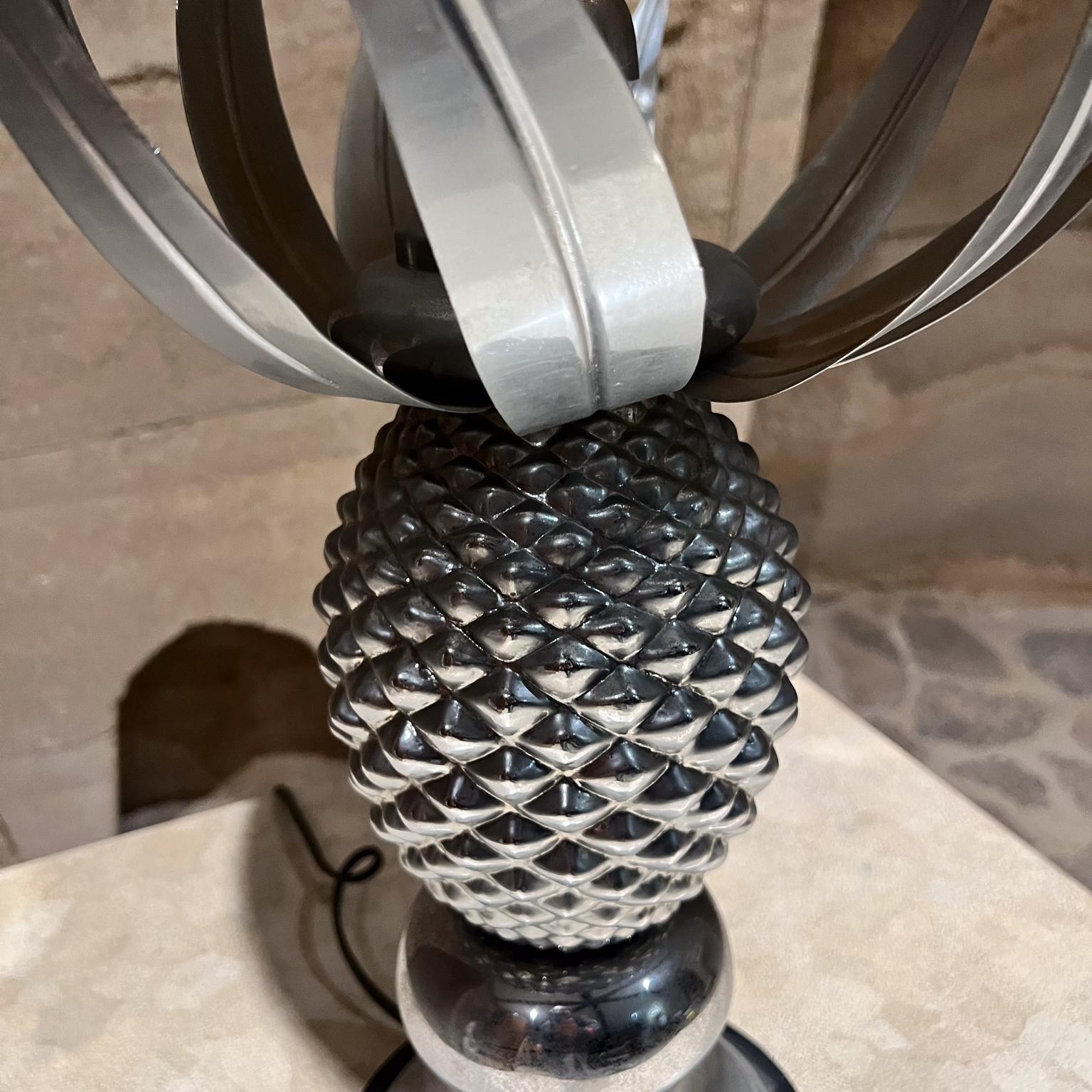 Lampada da tavolo ad ananas Hollywood Regency degli anni '70 in vendita 4