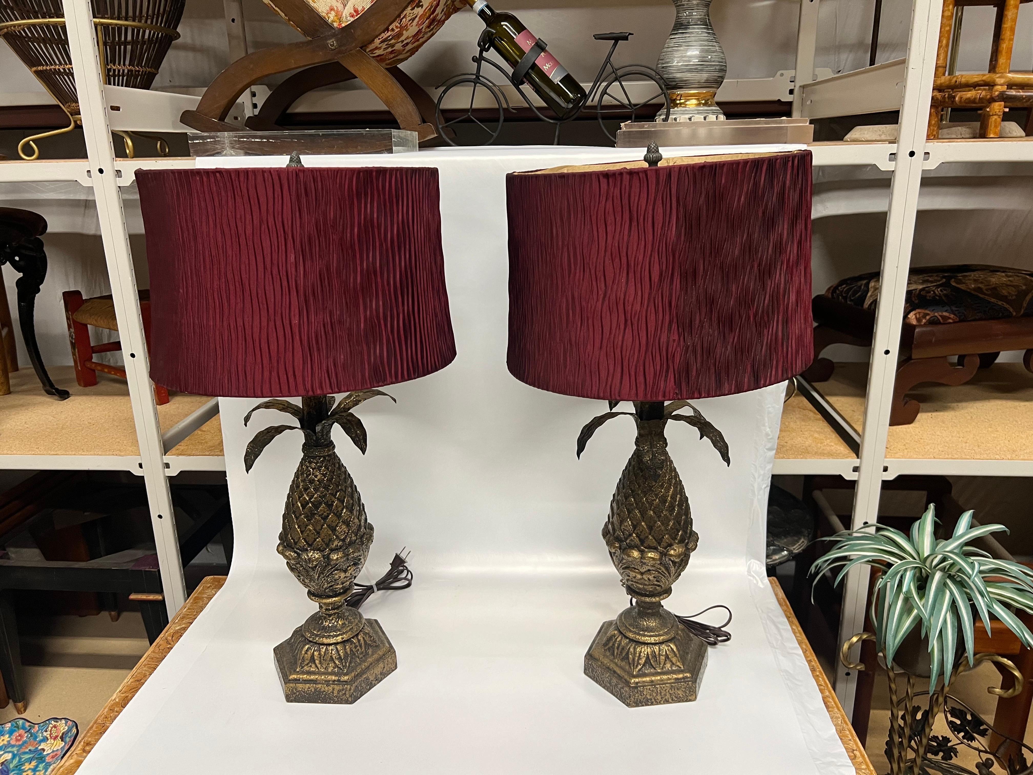 Lampade Hollywood Regency degli anni '70 in resina e metallo con ananas in vendita 3