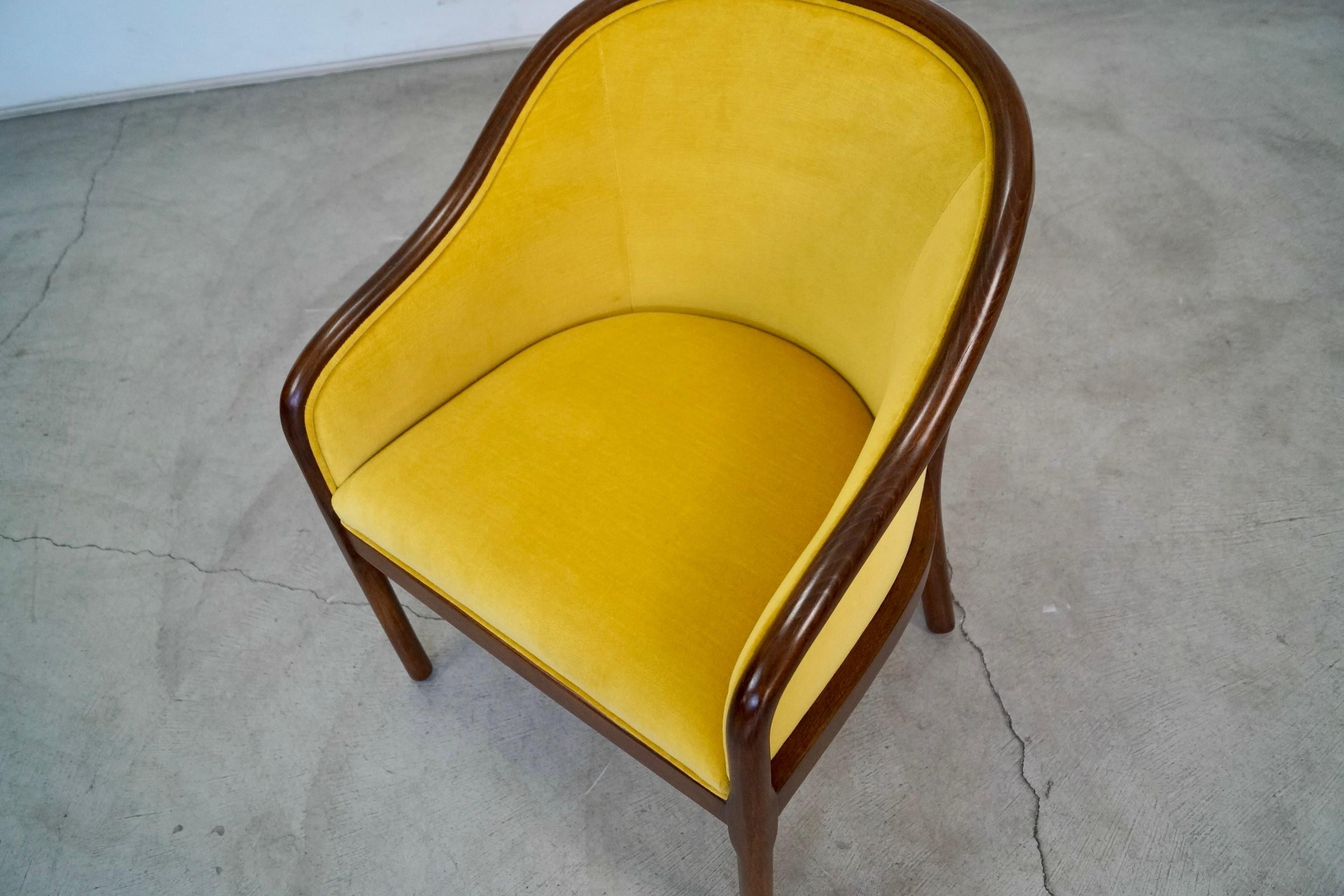1970s Hollywood Regency Velvet Armchair For Sale 11