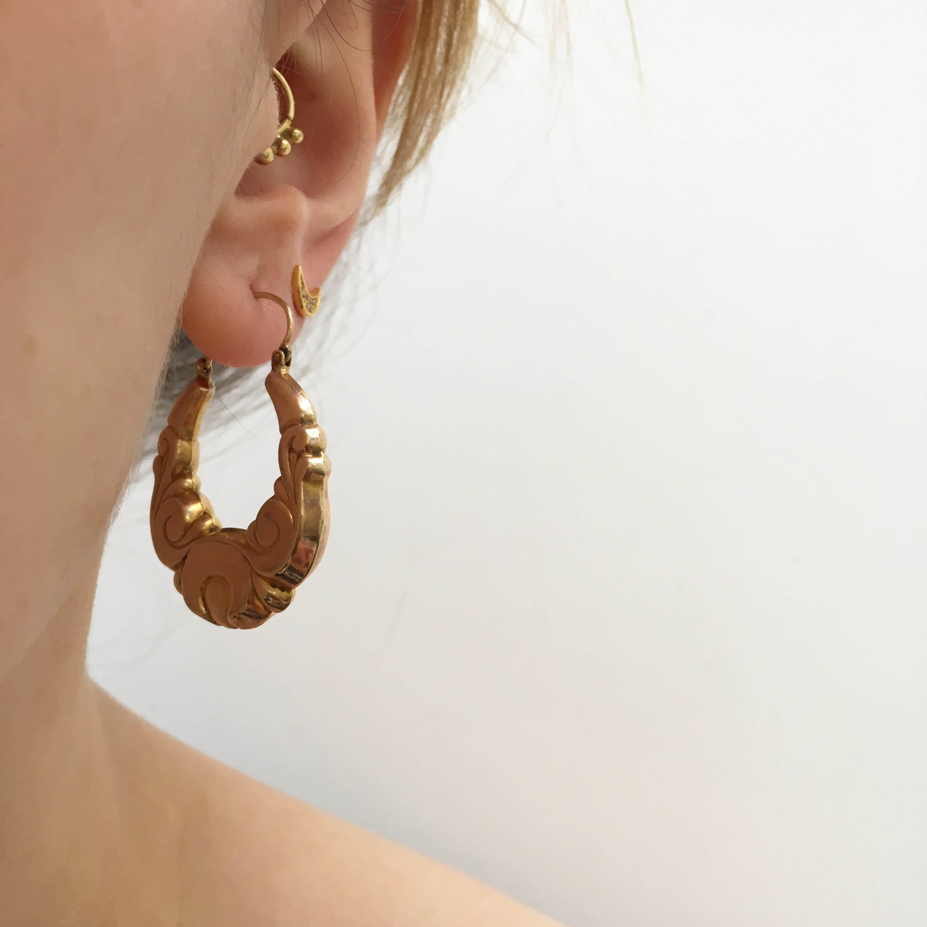 Contemporary 1970s Hoops Gold Vintage Jewelry Creole Style Decorative Hoop Earrings 9 Karat