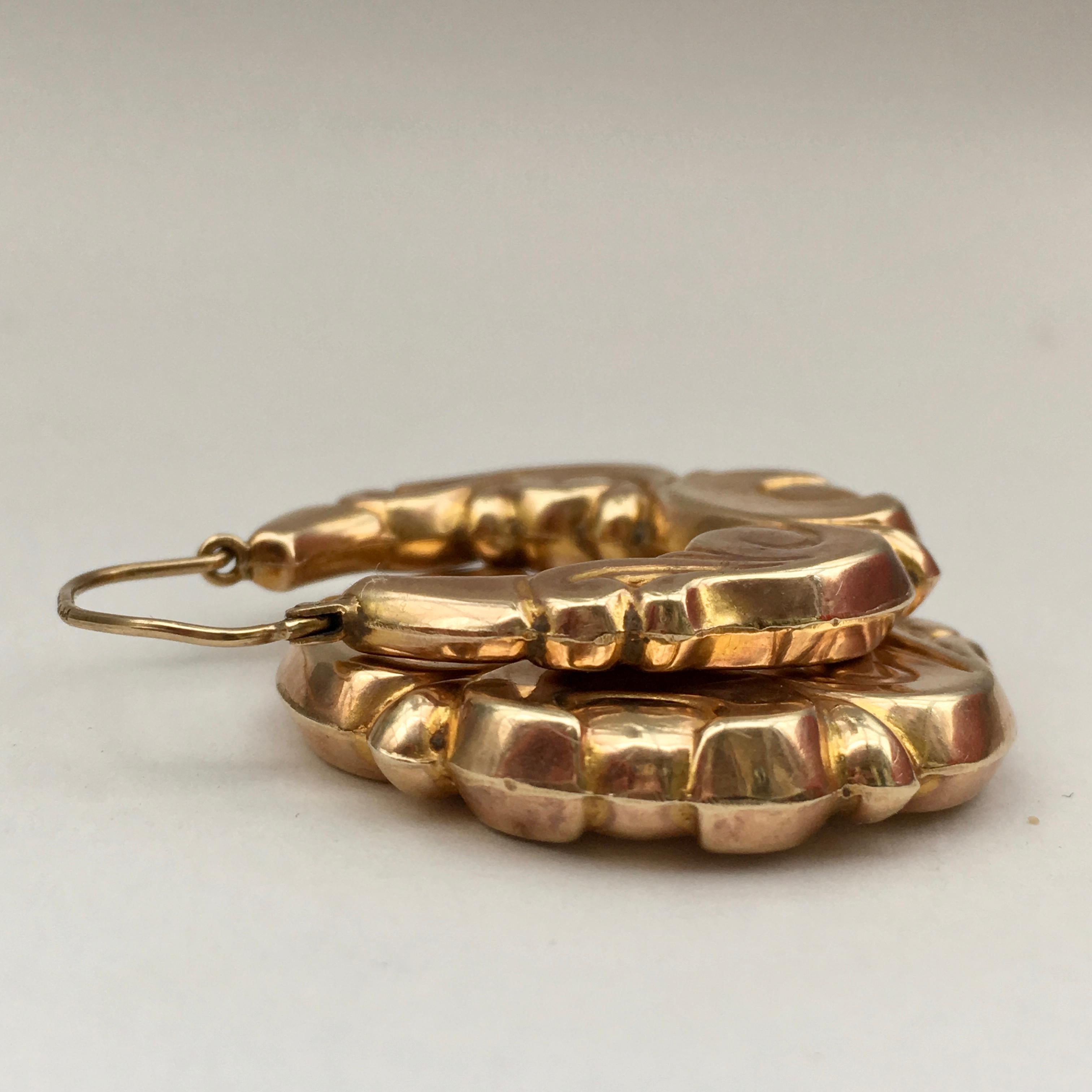 Women's or Men's 1970s Hoops Gold Vintage Jewelry Creole Style Decorative Hoop Earrings 9 Karat