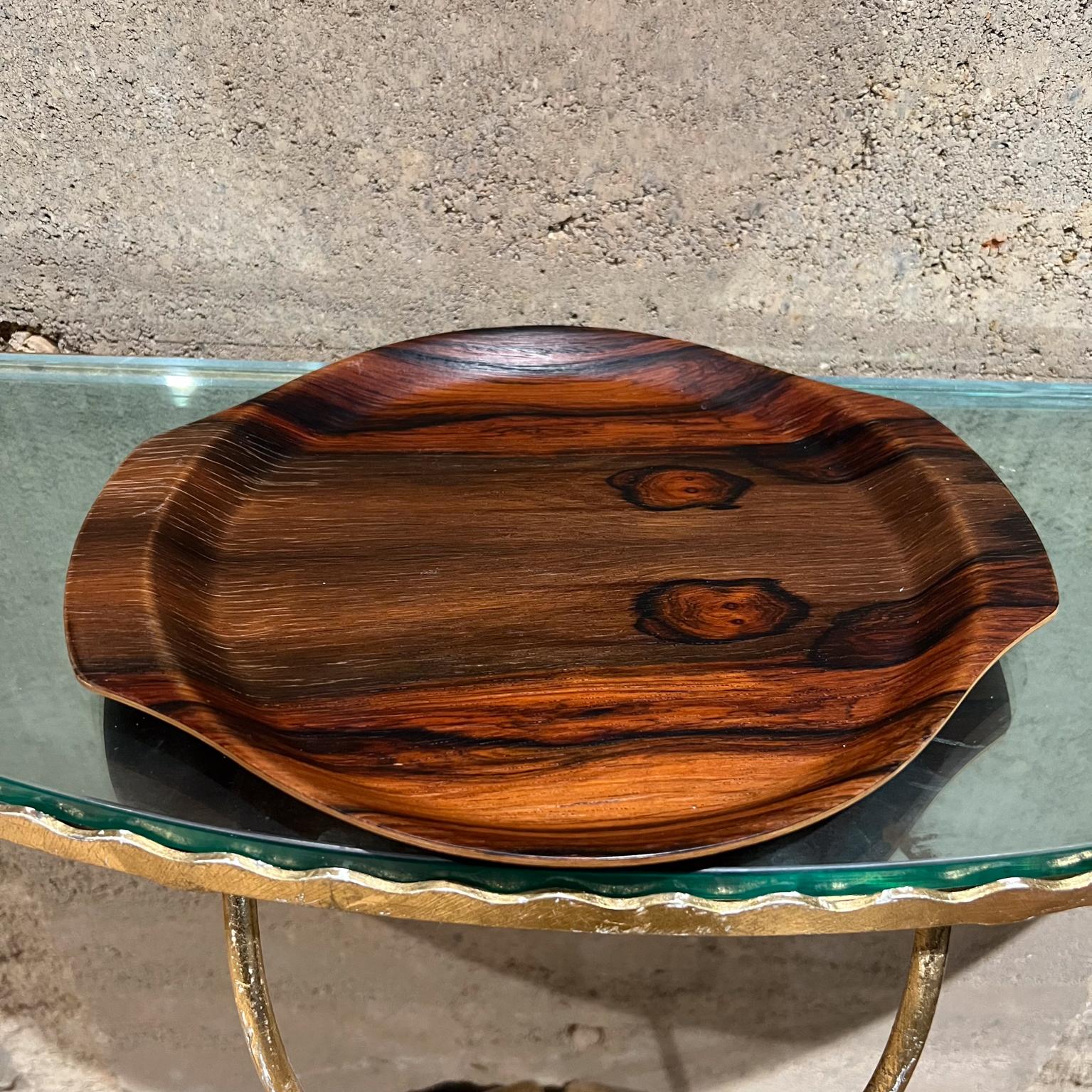 Vintage Hostess Round Wood Serving Tray
Bar Service Platter
Rosewood
.63 h x 10 w x 11.5 long
Unrestored original vintage
See all images provided.