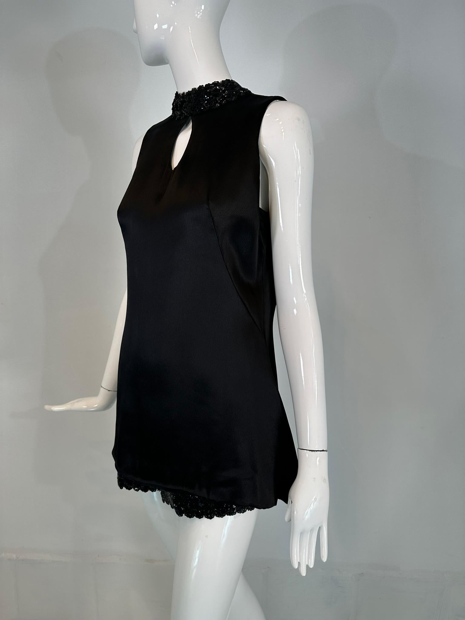1970s Hot Pants Set Black Satin & Black Sequins Key Hole Tunic Top & Shorts For Sale 6